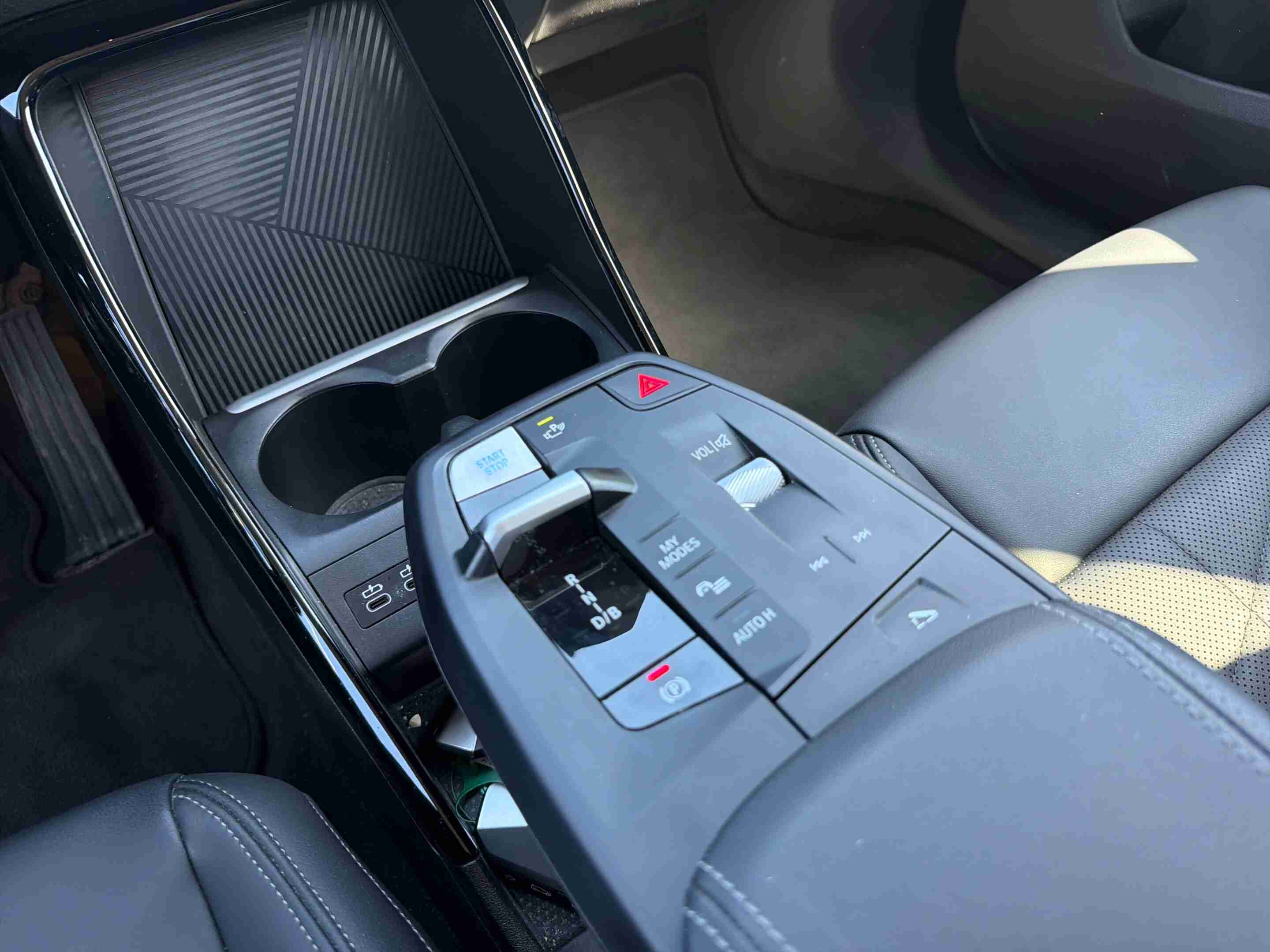 BMW iX2 iX2 eDrive20 — fotografia 16