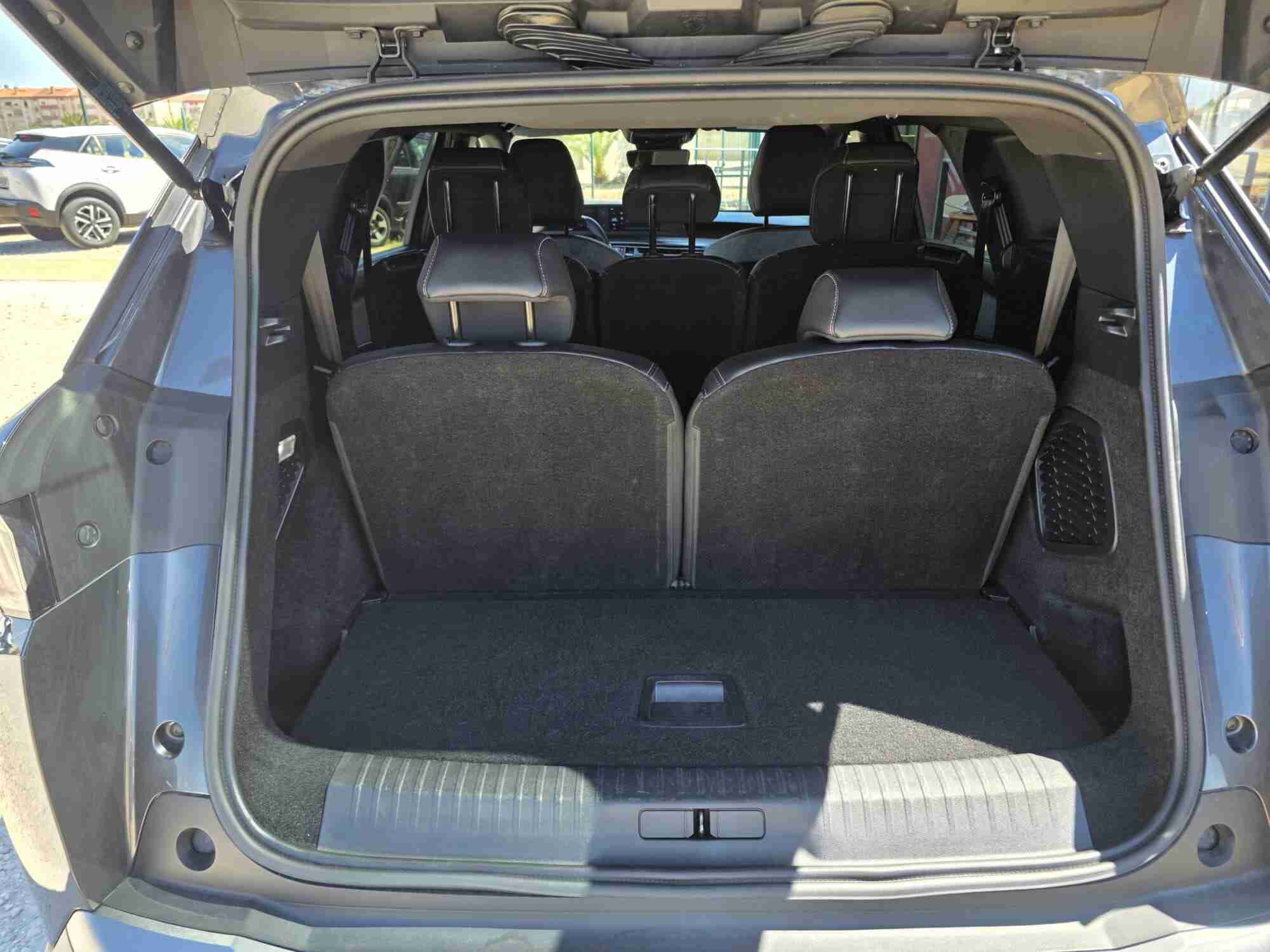 Peugeot 5008 5008 1.2 Hybrid Allure e-DCS6 — fotografia 6