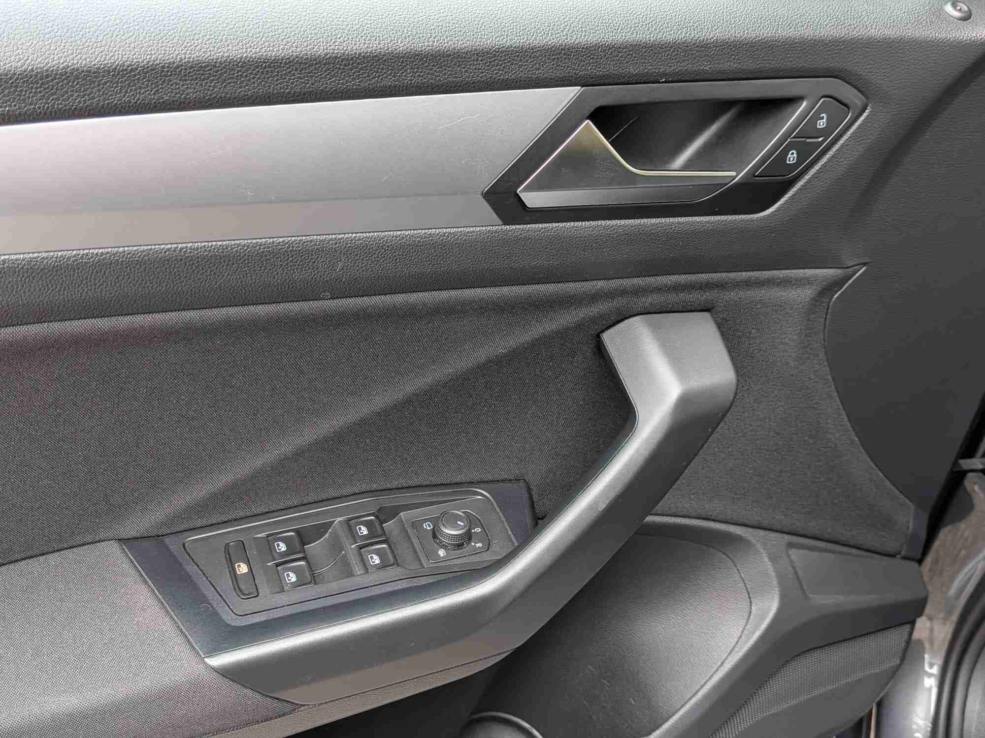 Volkswagen T-Roc T-Roc 2.0 TDI Urban — fotografia 12
