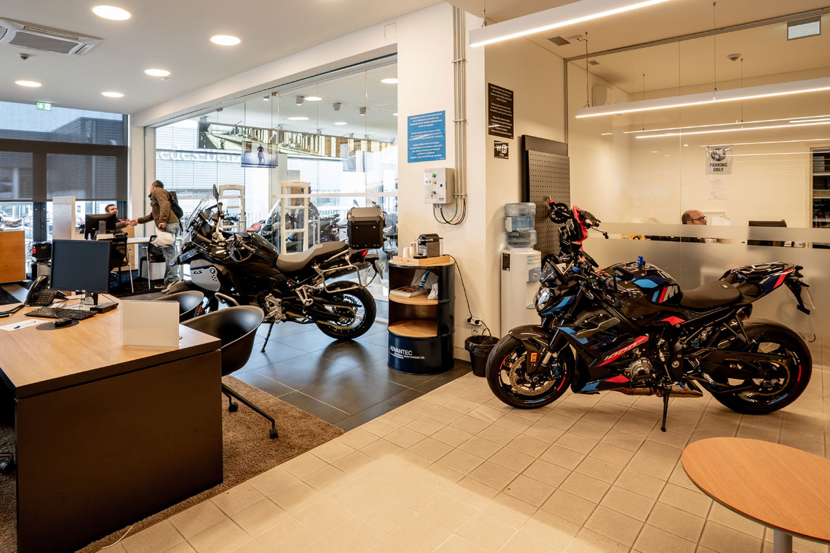 Santogal Bmw Motorrad Carnaxide Oficina 2 (1)