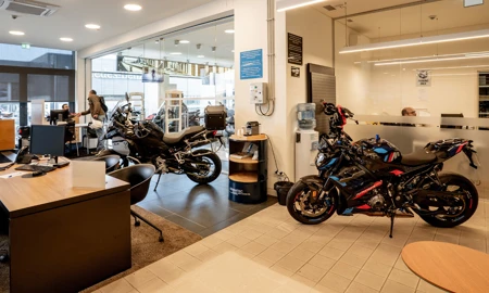 Santogal Bmw Motorrad Carnaxide Oficina 2 (1)