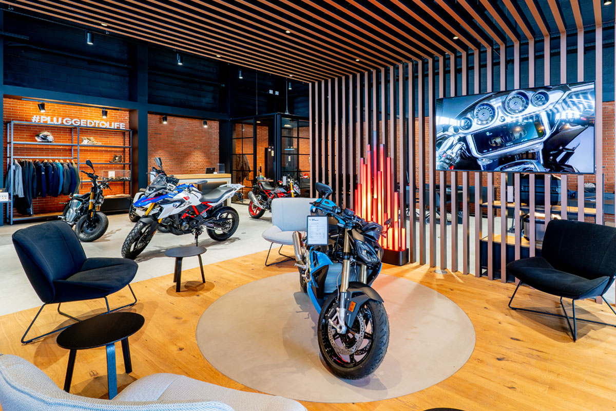 Santogal Bmw Motorrad Seixal Stand 2 (1)