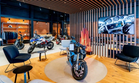 Santogal Bmw Motorrad Seixal Stand 2 (1)