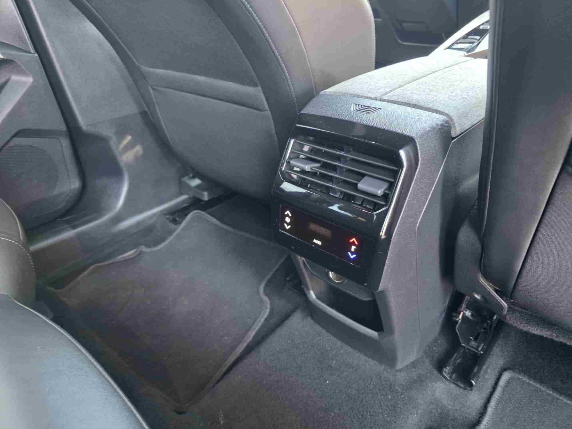 Peugeot 5008 5008 1.2 Hybrid Allure e-DCS6 — fotografia 7