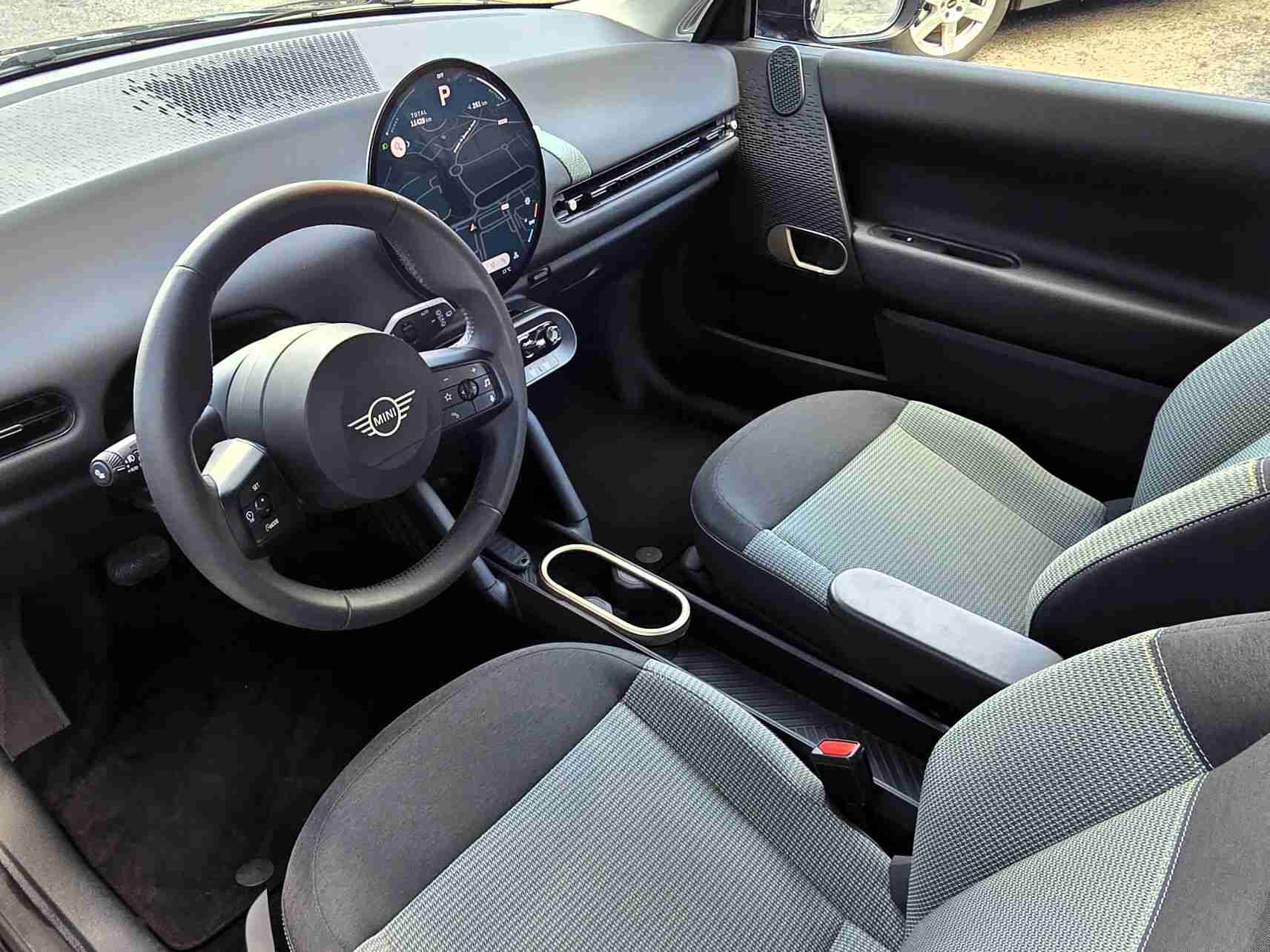 MINI Mini Mini Cooper SE Essential XS — fotografia 10