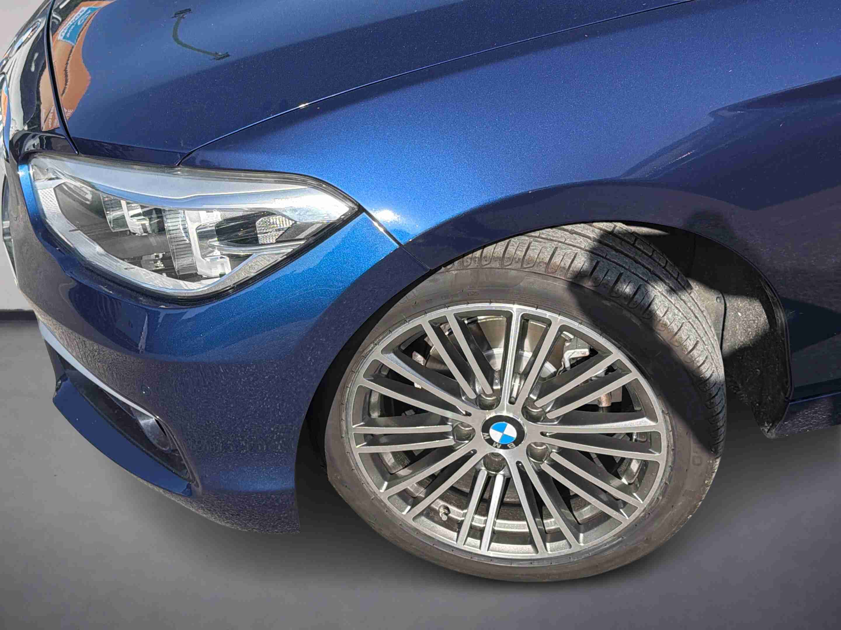 BMW Série 1 116 d Line Urban Auto — fotografia 6
