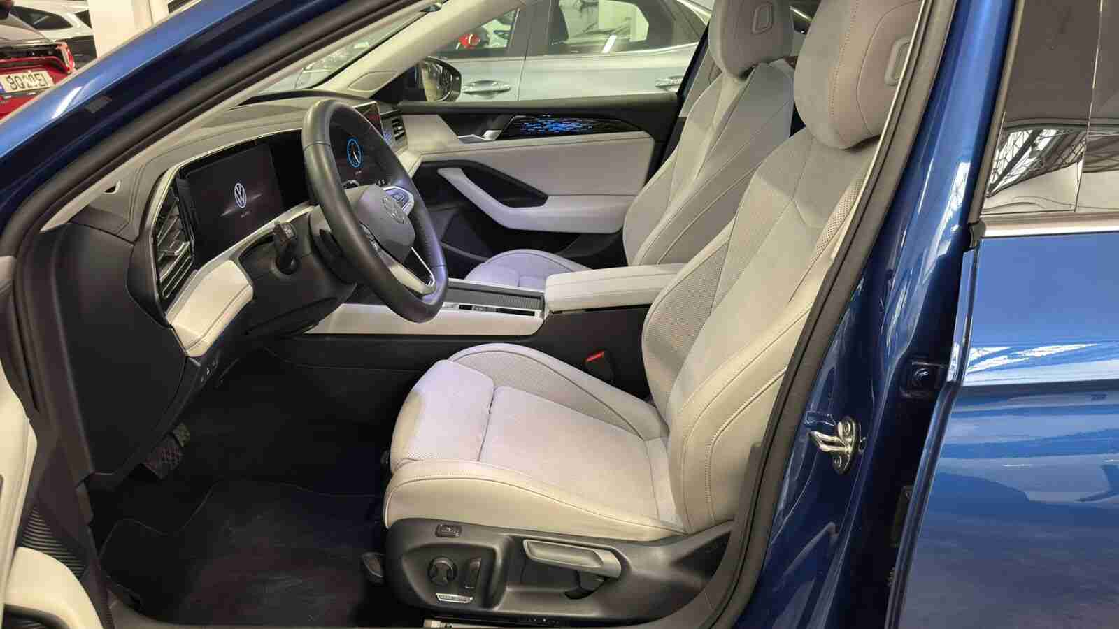 Volkswagen Passat Passat V. 1.5 TSI eHybrid Business DSG — fotografia 8