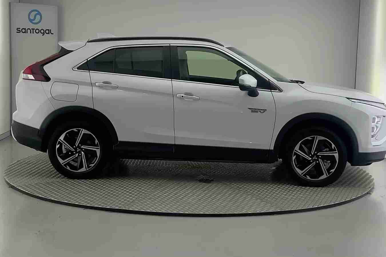 Mitsubishi Eclipse Eclipse Cross 1.5 MIVEC Black Edition — fotografia 3