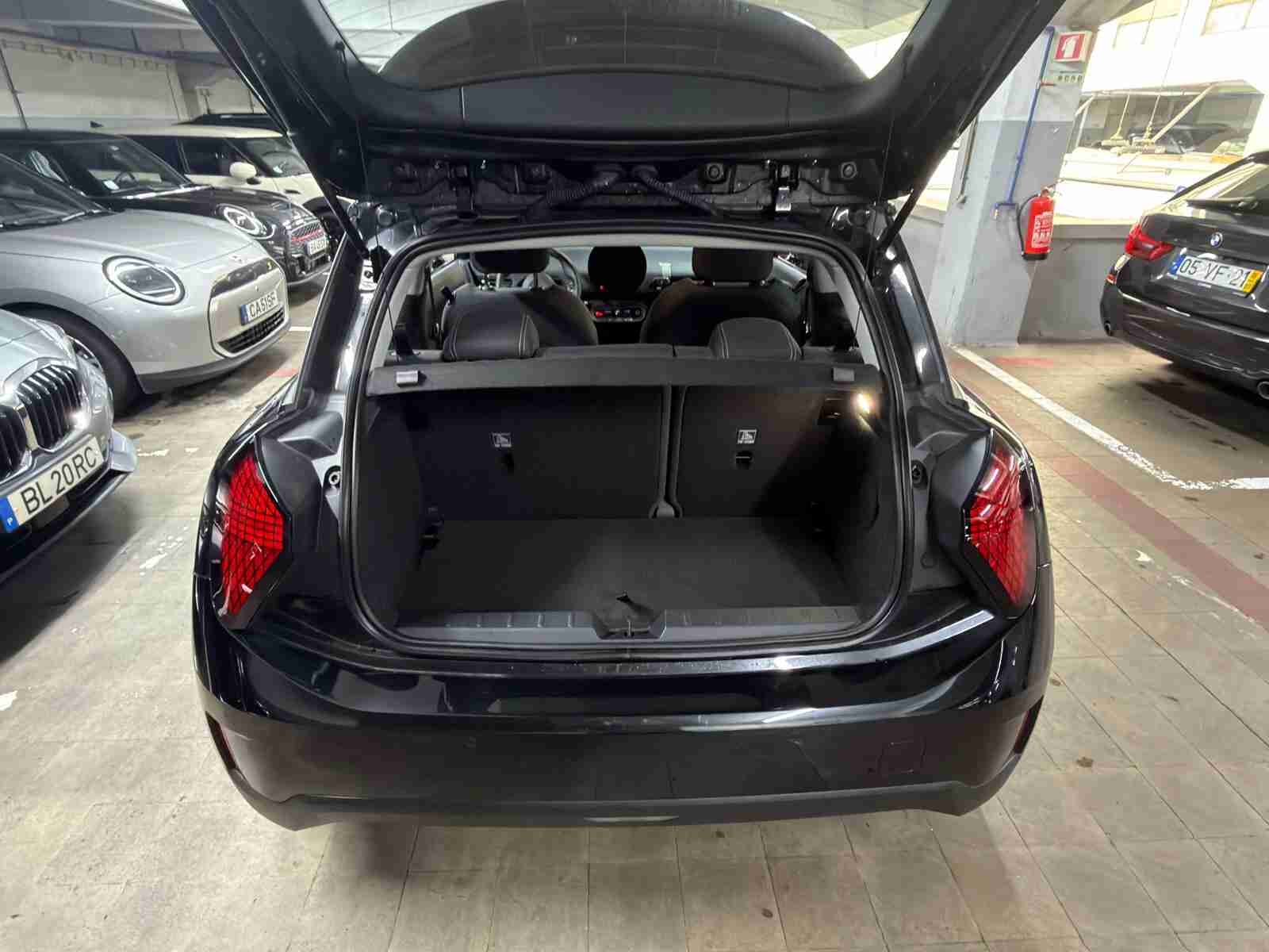 MINI Mini Mini Cooper E Essential XS — fotografia 6