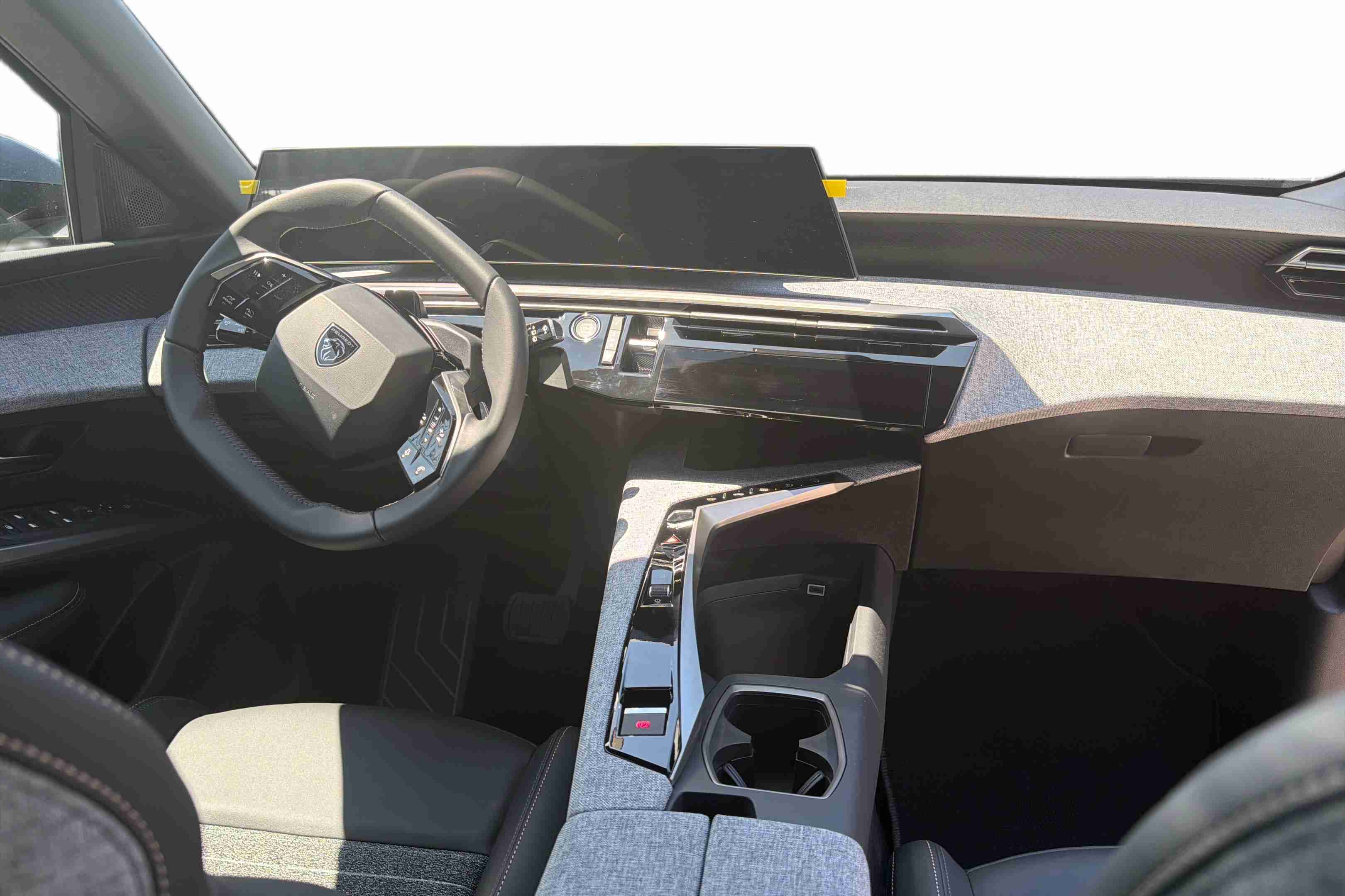 Peugeot 5008 5008 1.2 Hybrid Allure e-DCS6 — fotografia 9