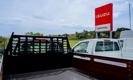 Santogal Isuzu Loures Stand 1
