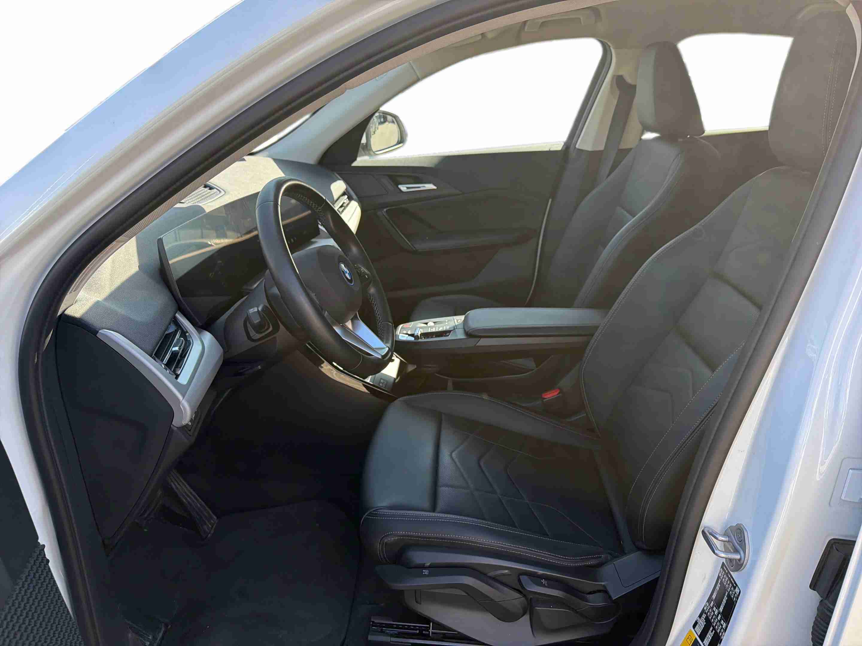 BMW iX2 iX2 eDrive20 — fotografia 8