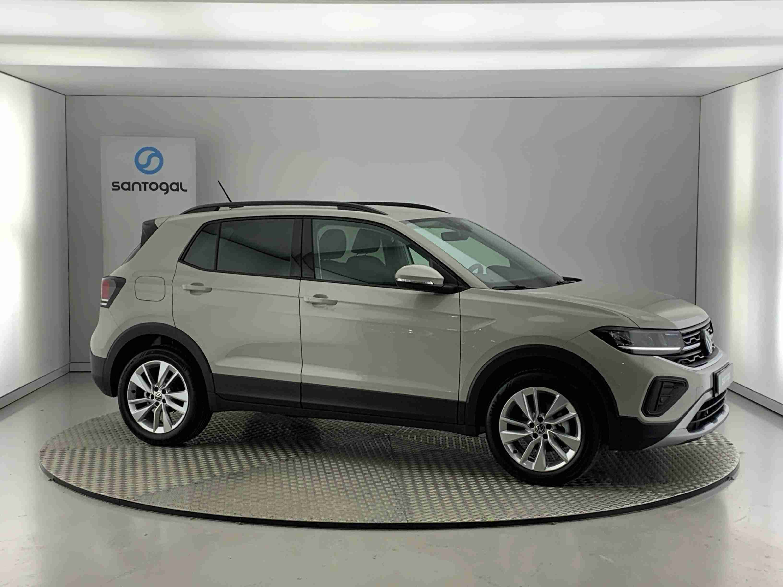 -ZVyjc4yq_INTERIOR_EXTERIOR