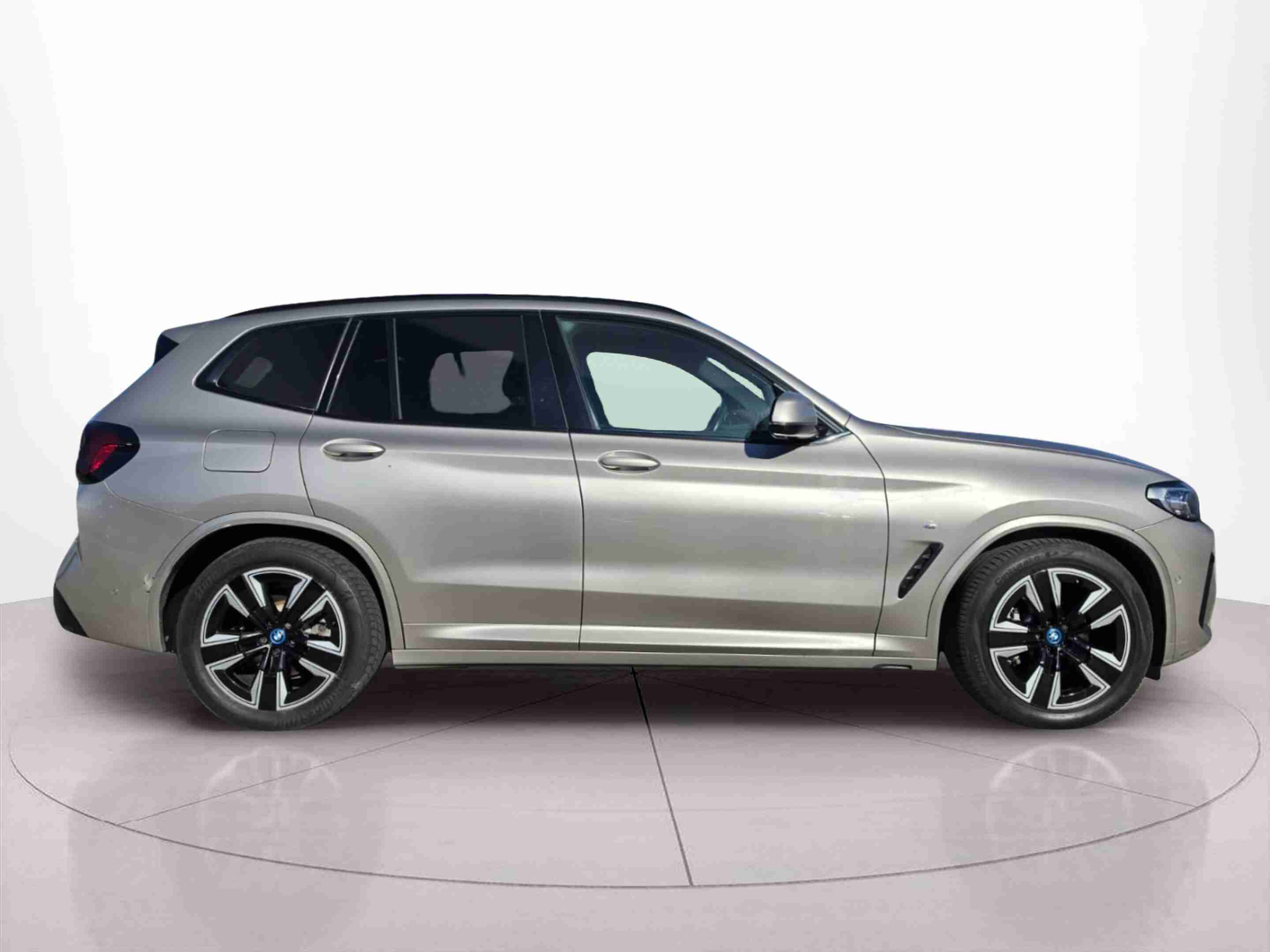 BMW - iX3 - iX3 M Sport Inspiring — photo 3