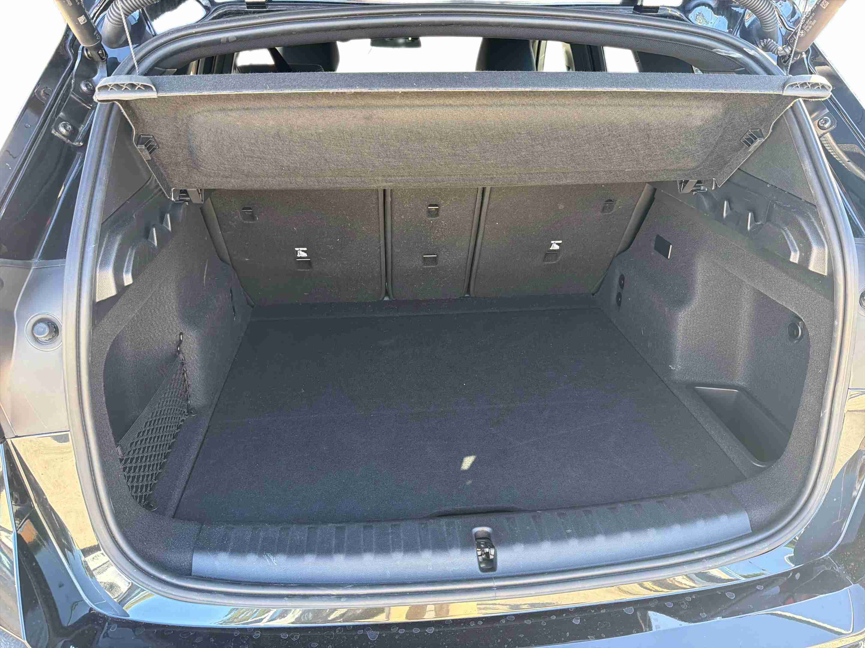 BMW - iX1 - iX1 eDrive20 Pack Desportivo M — photo 2