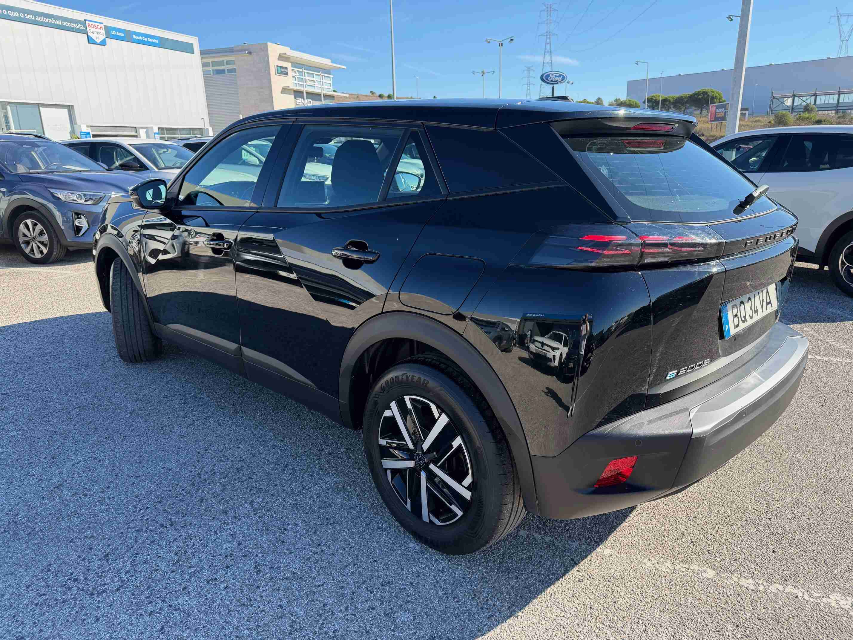 PEUGEOT - 2008 - e-2008 54 kWh Style — photo 3