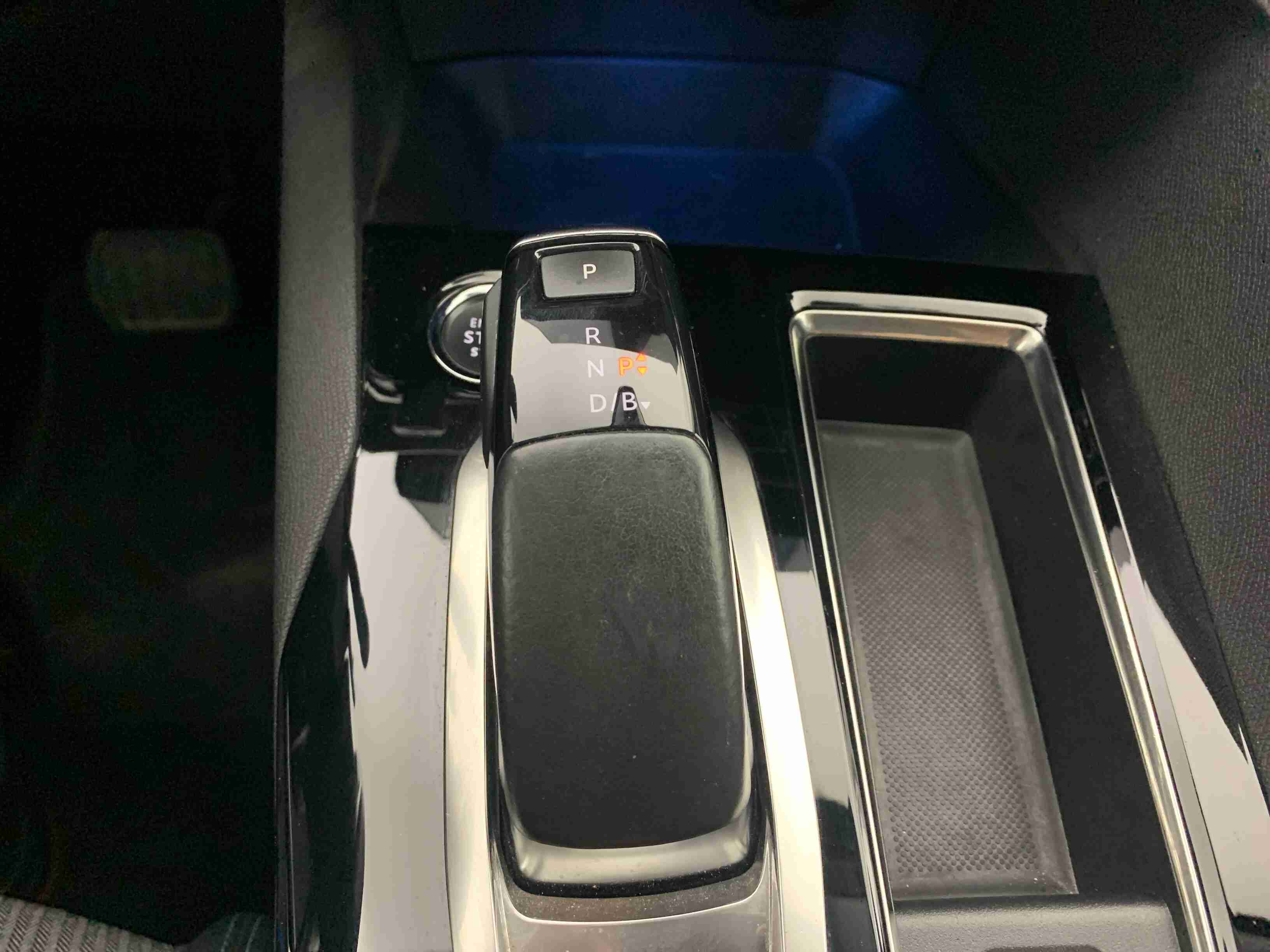 Peugeot 3008 3008 1.6 Hybrid Allure Pack e-EAT8 — fotografia 10
