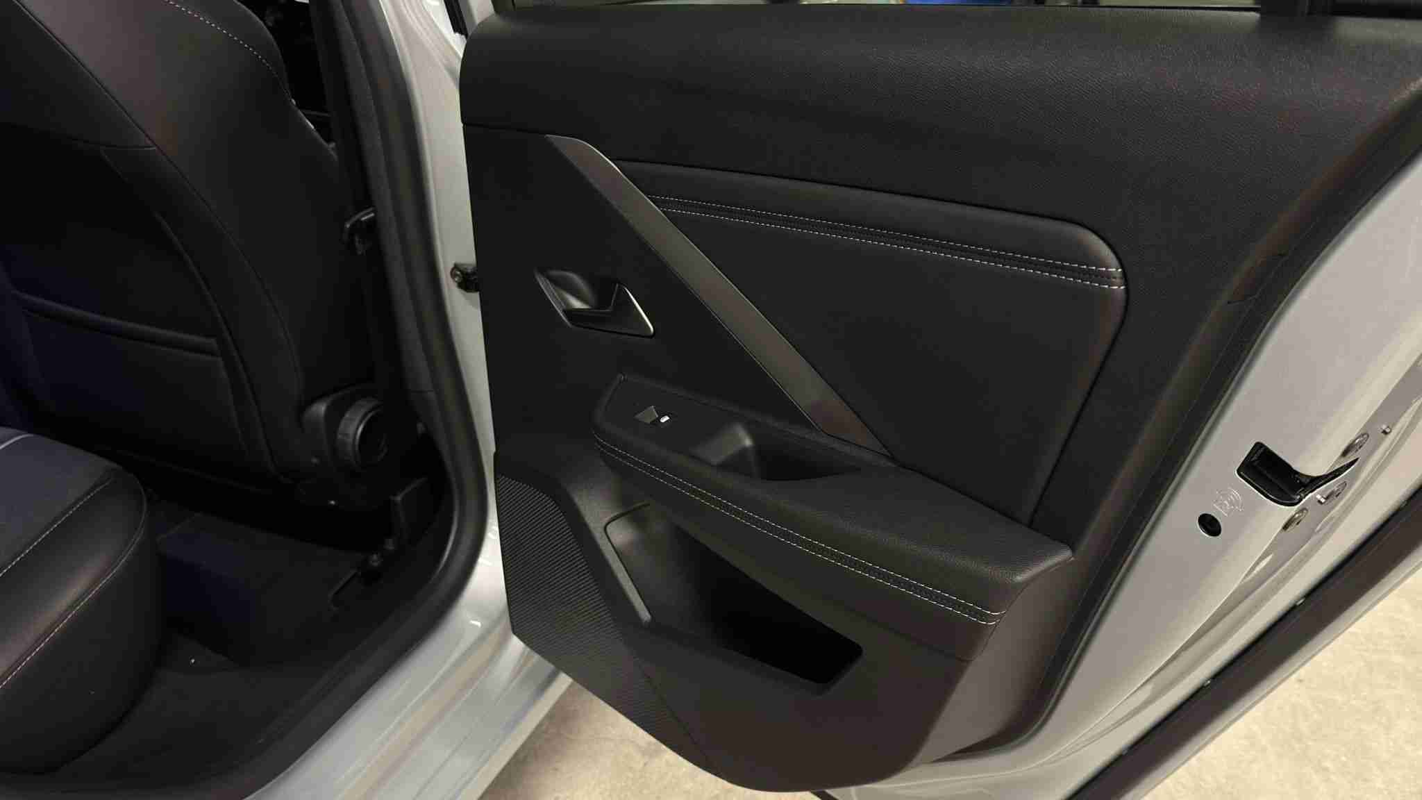 Opel Astra Astra ST 1.2 T Hybrid GS eDCT — fotografia 13