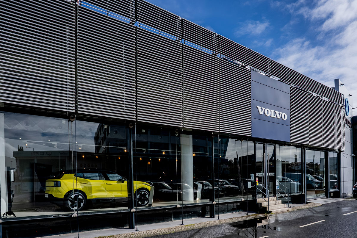 Santogal Volvo Cascais Stand 1 (1)