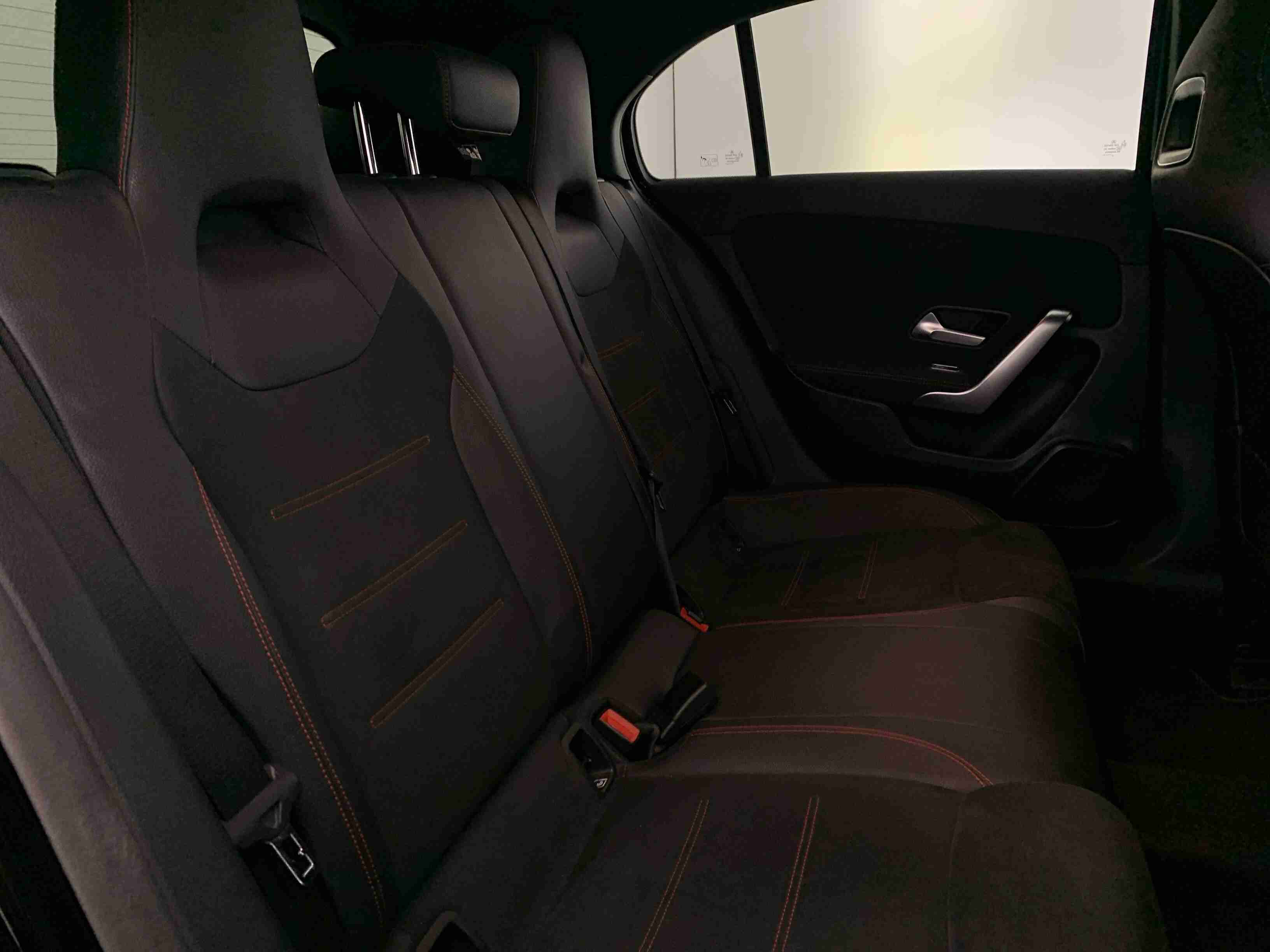 Mercedes-Benz Classe A A 200 AMG Line Aut. — fotografia 14