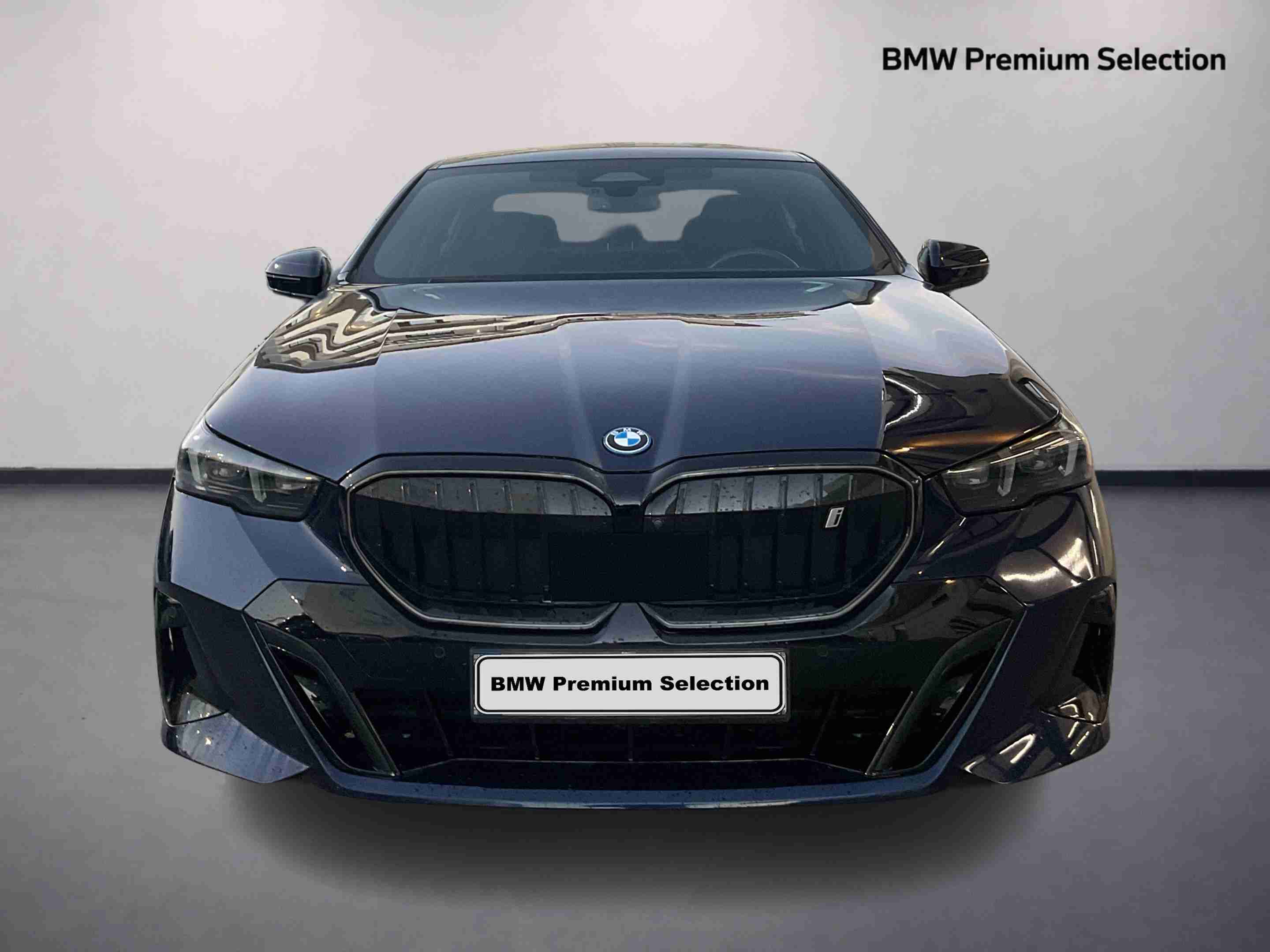 BMW - i5 - i5 eDrive40 — photo 2