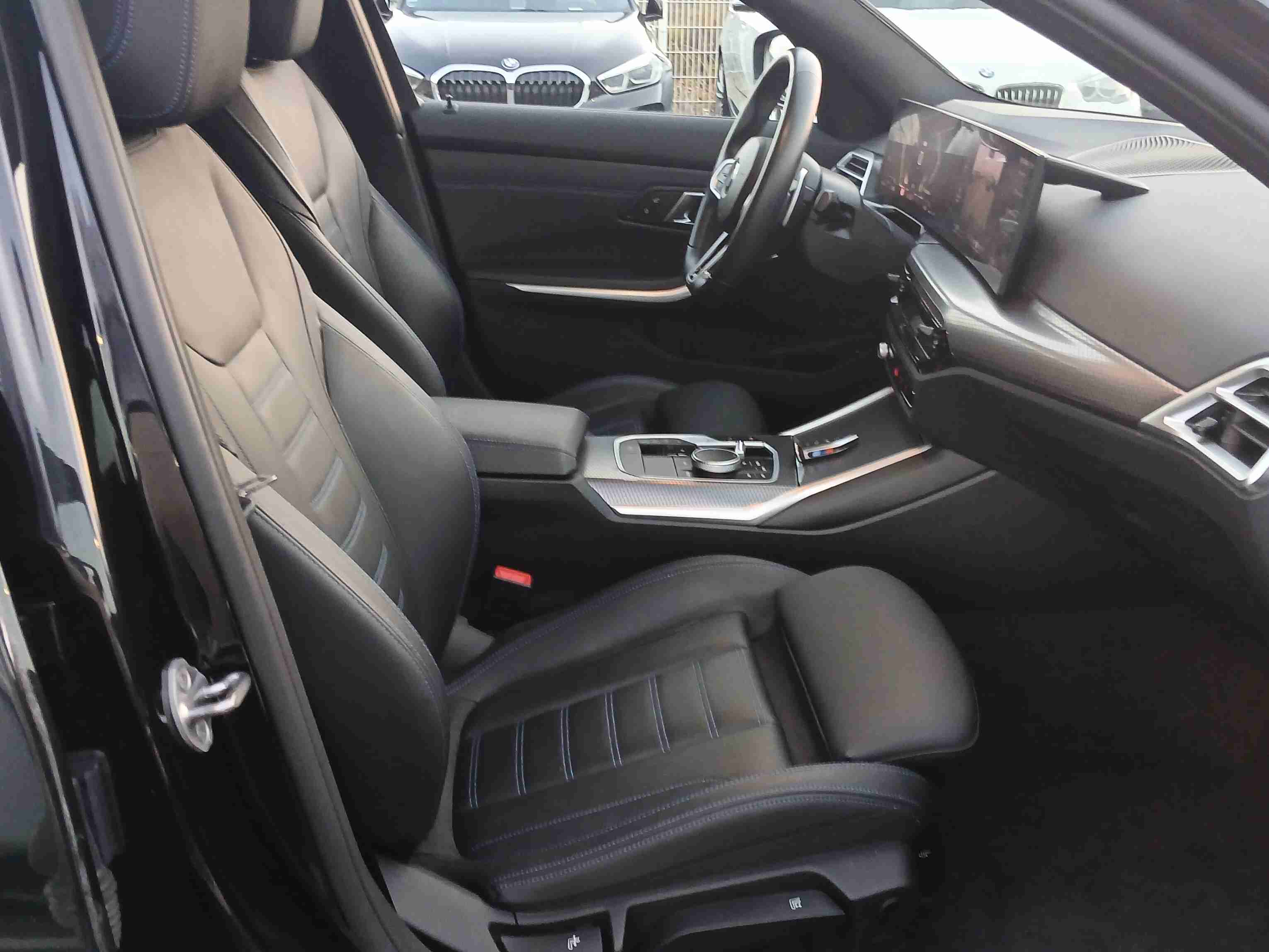 BMW Série 3 320 d Touring Pack Desportivo M Auto — fotografia 15