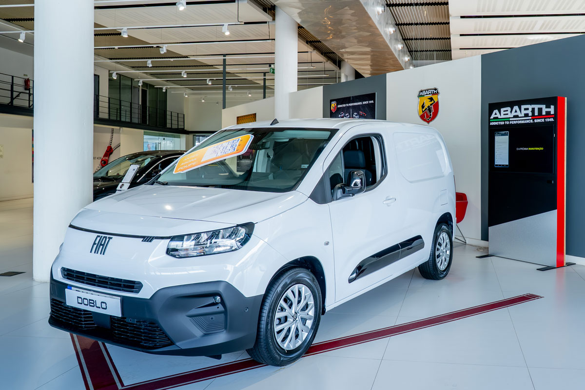 Santogal Fiat Cascais Stand 3 (1)