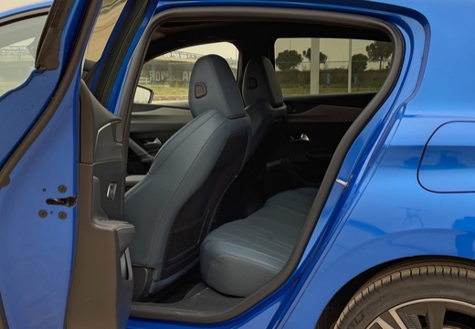 PEUGEOT - 308 - 308 1.5 BlueHDi Active EAT8 — photo 4