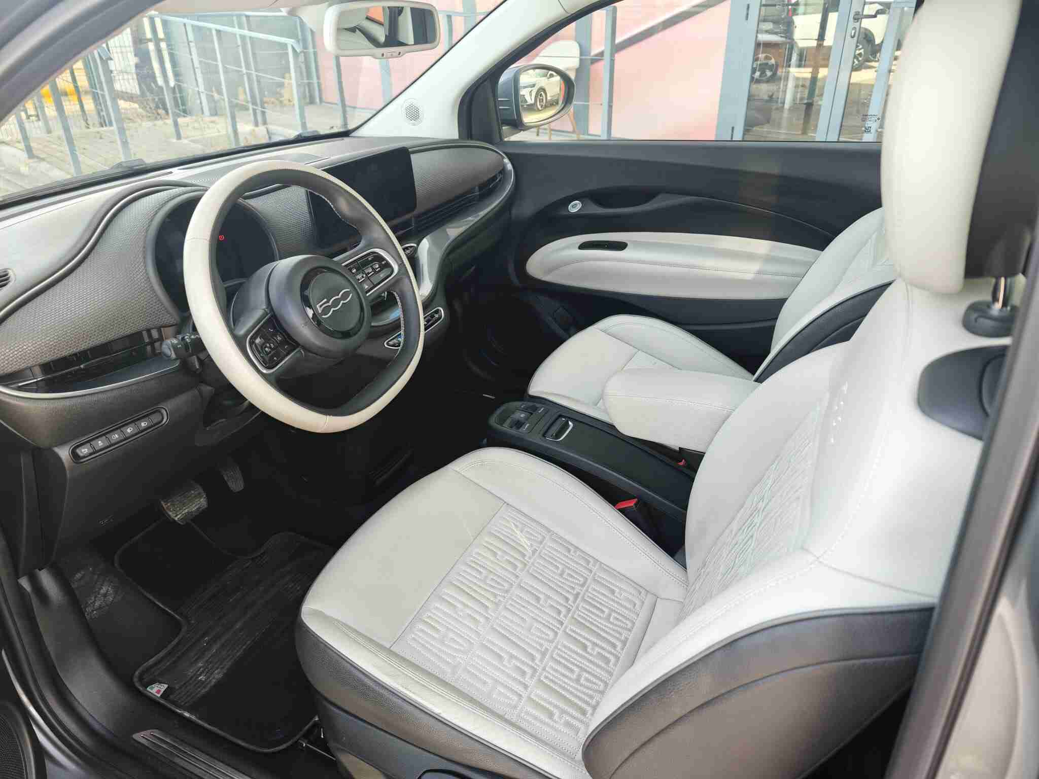 Fiat 500e 500e 42 kWh La Prima by Bocelli — fotografia 7