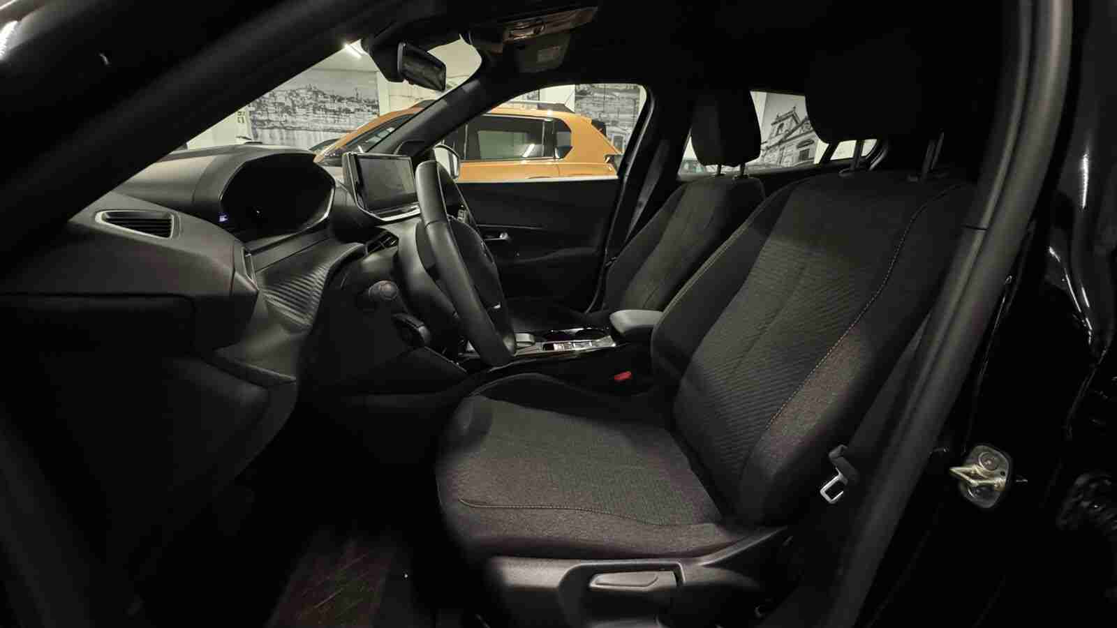 Peugeot 2008 e-2008 54 kWh Style — fotografia 7