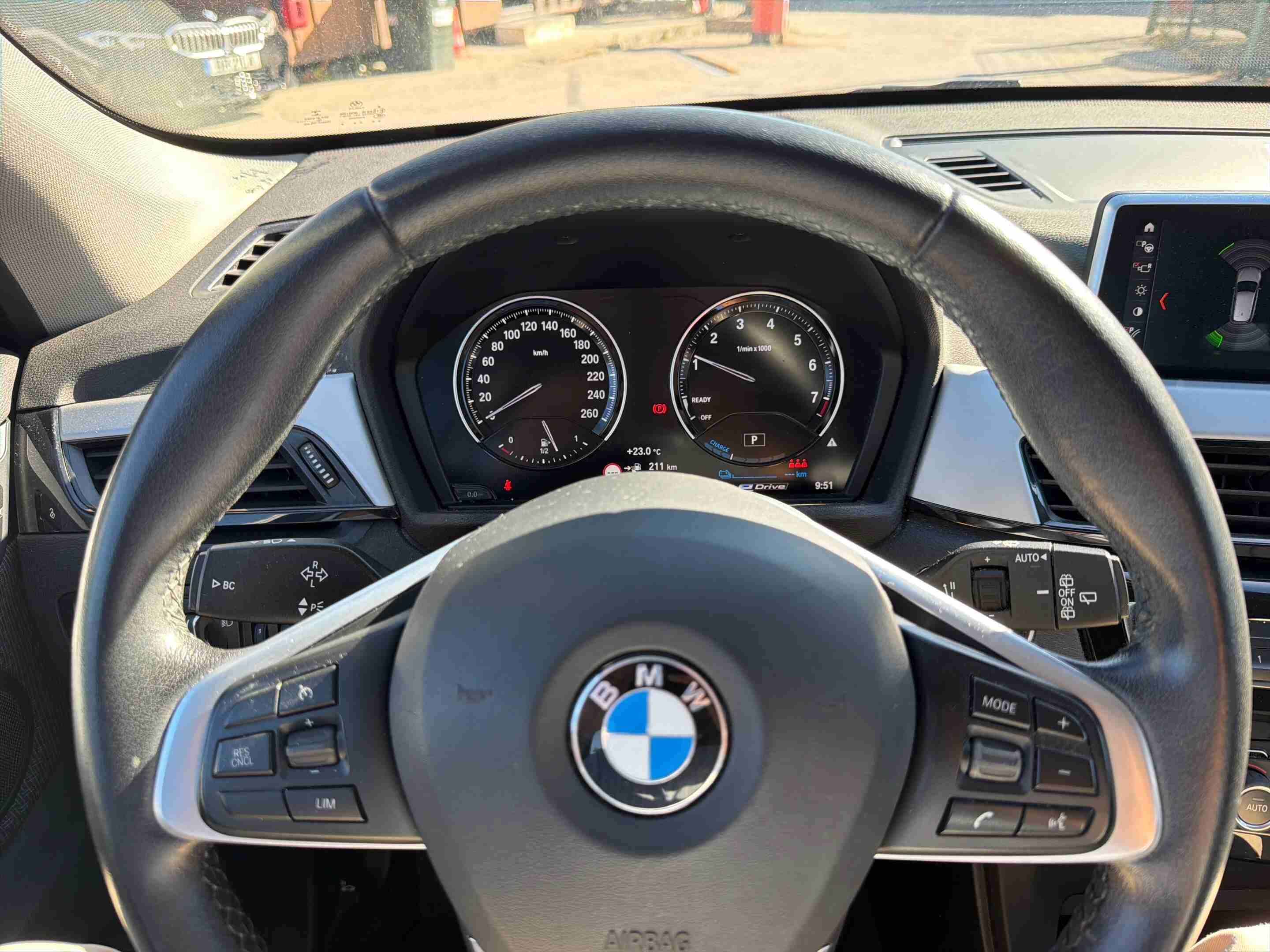 BMW X1 X1 25 e xDrive — fotografia 13
