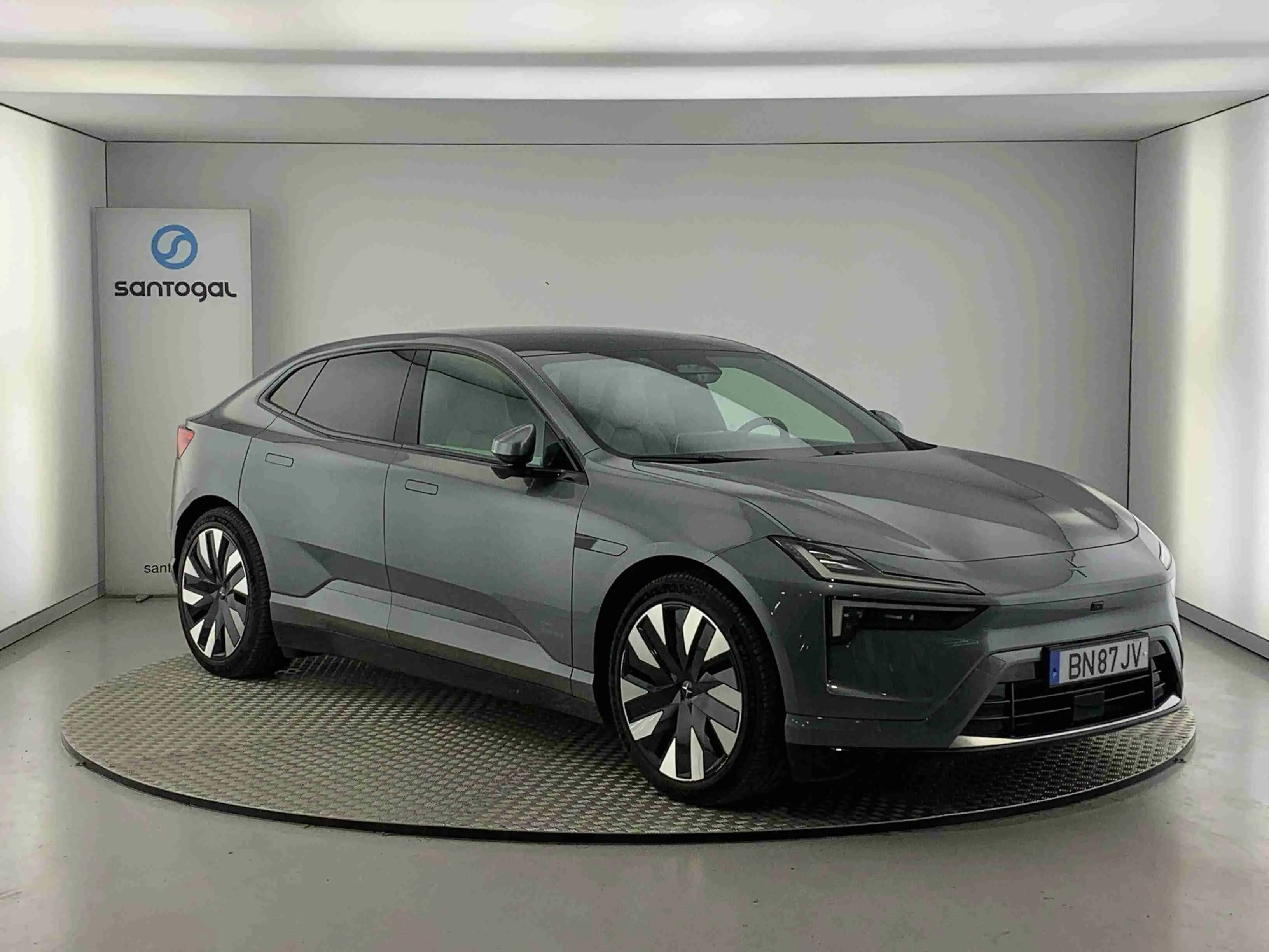 Polestar 4