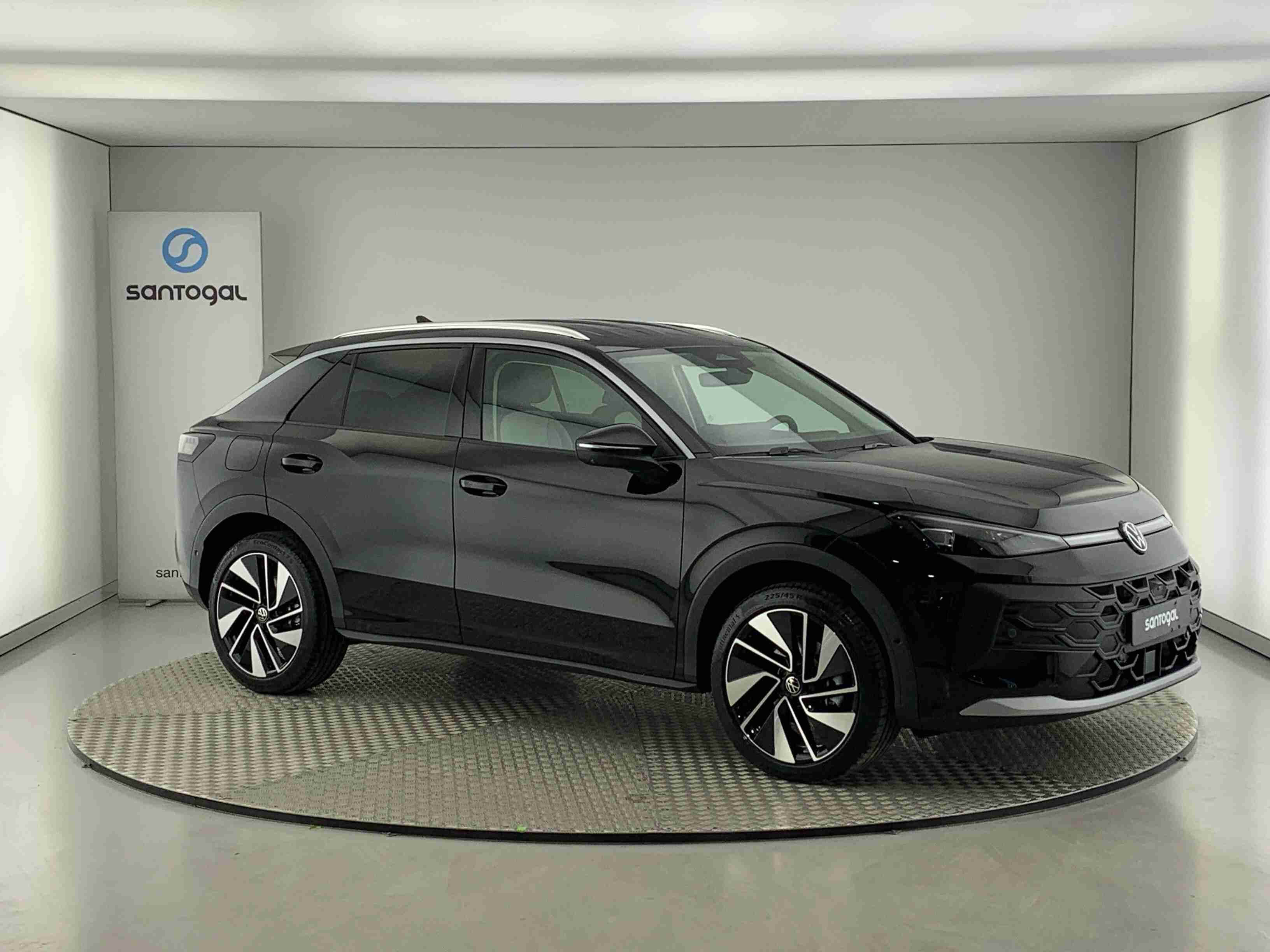 67kJY1Jp6_INTERIOR_EXTERIOR