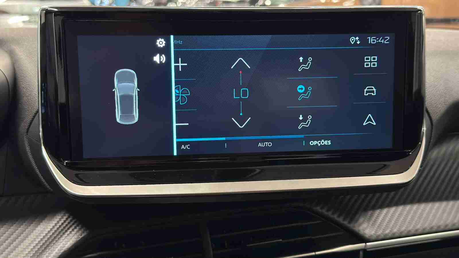 Peugeot 2008 e-2008 54 kWh Style — fotografia 11