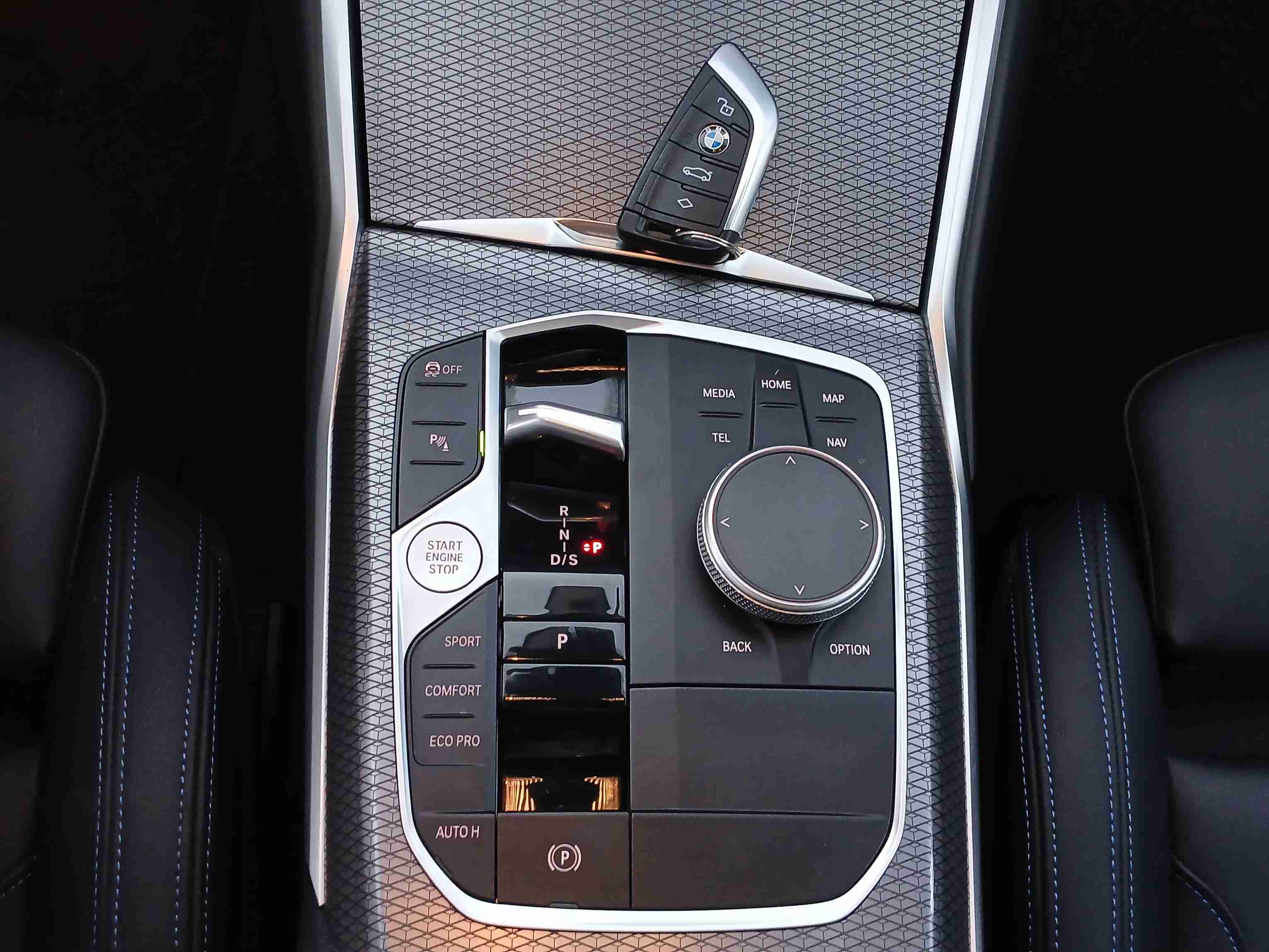 BMW Série 3 320 d Touring Pack Desportivo M Auto — fotografia 16