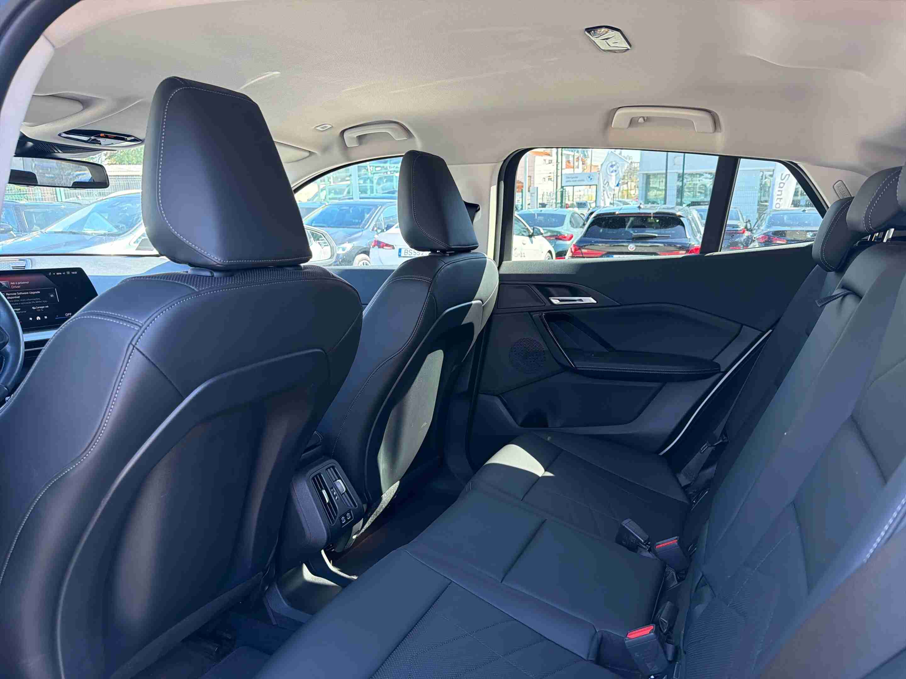 BMW iX2 iX2 eDrive20 — fotografia 11