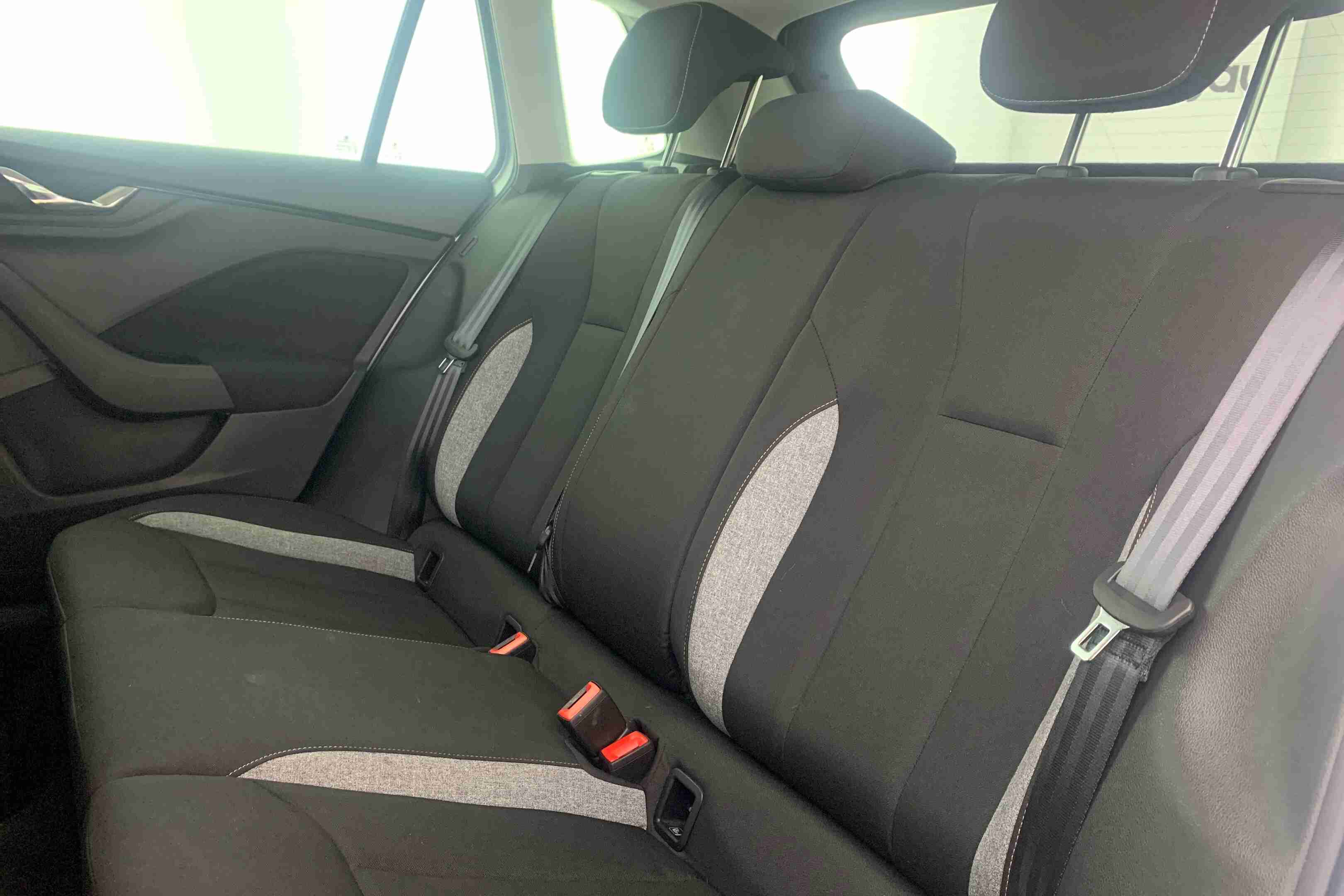 Skoda Kamiq Kamiq 1.0 TSI Selection — fotografia 30