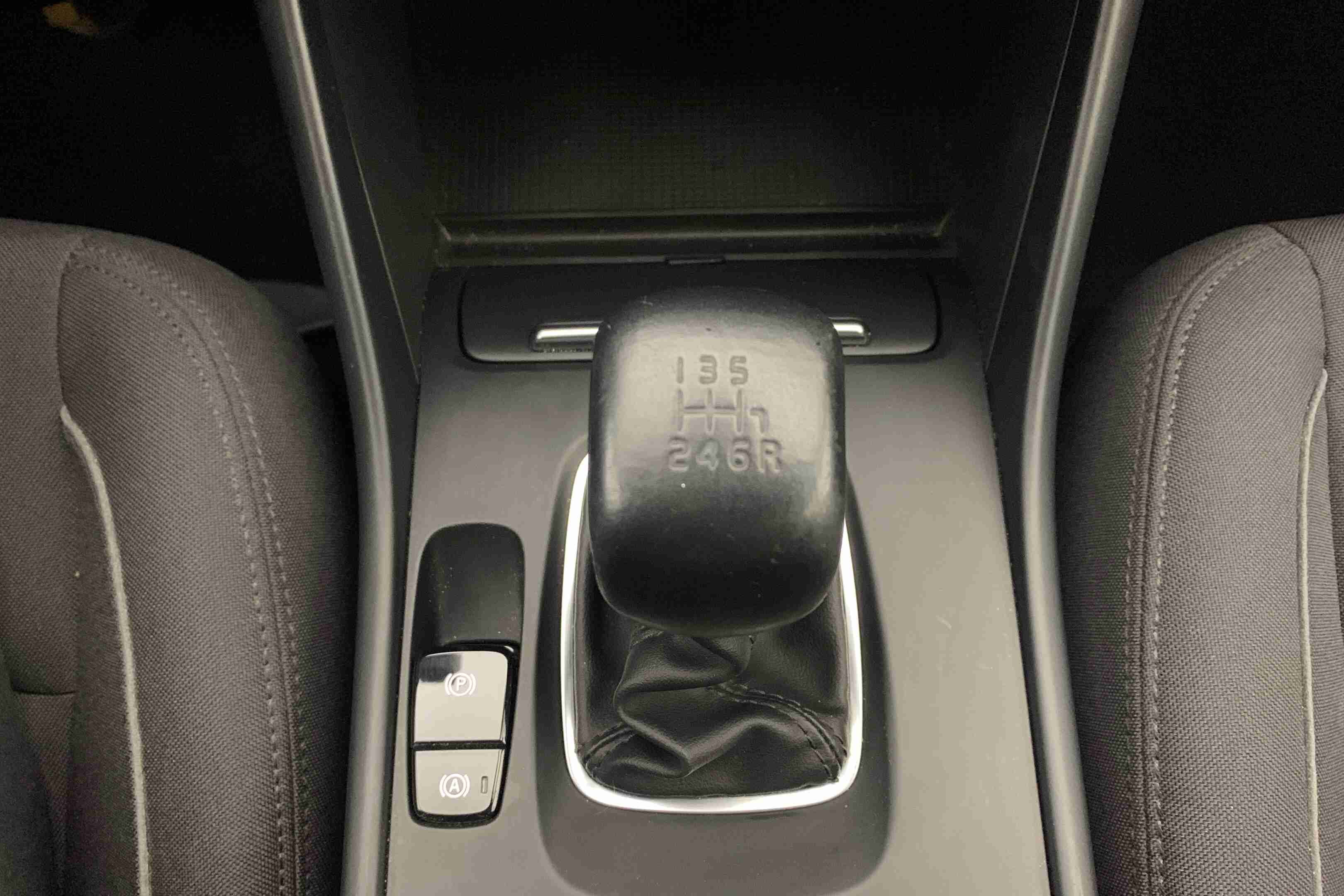 Volvo XC 40 XC40 1.5 T2 Momentum Plus — fotografia 11