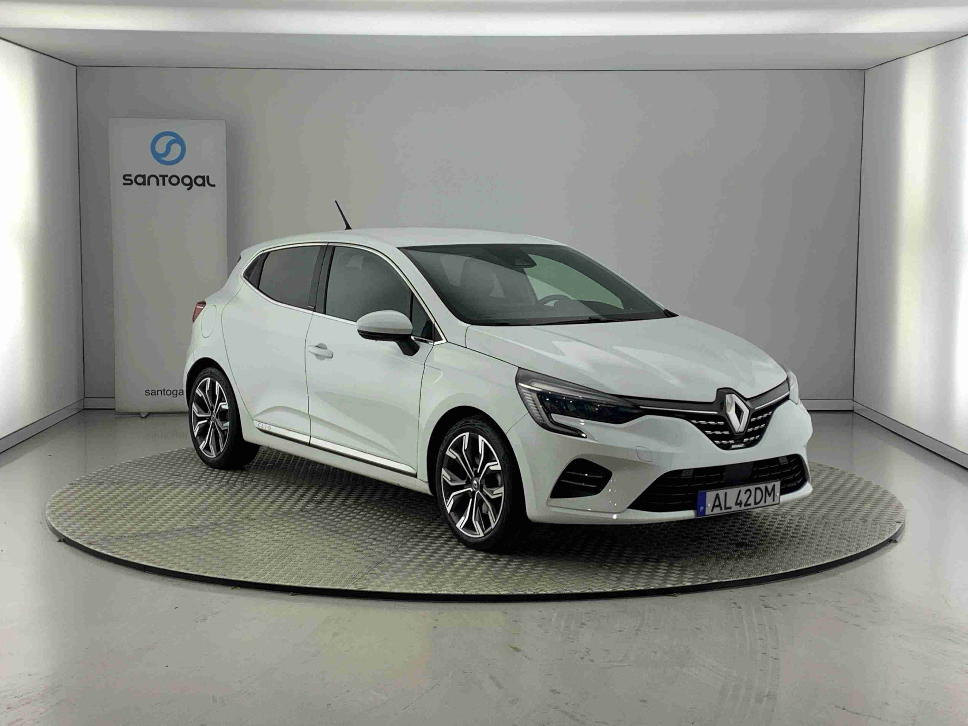 Zlbtm7_j1_INTERIOR_EXTERIOR