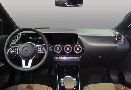 Mercedes-Benz Classe GLA GLA 250 e Progressive — fotografia 8