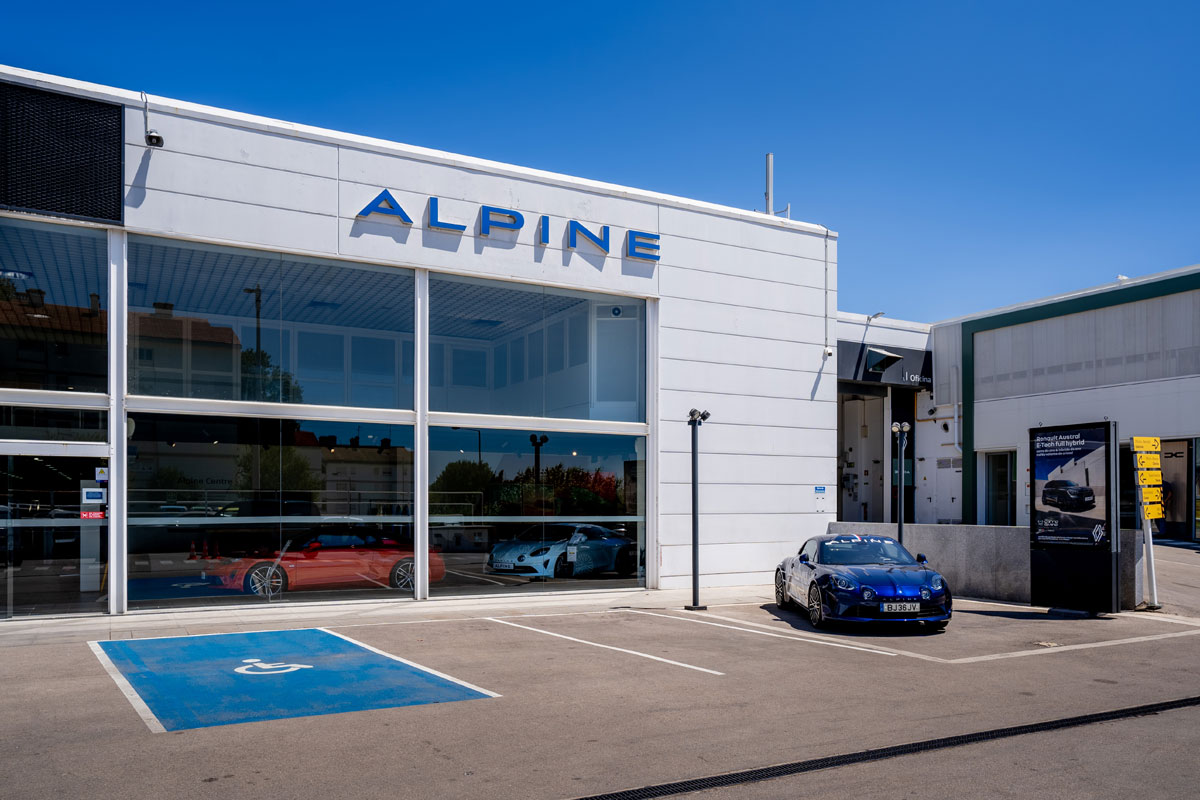 Santogal Alpine Stand Chelas 1