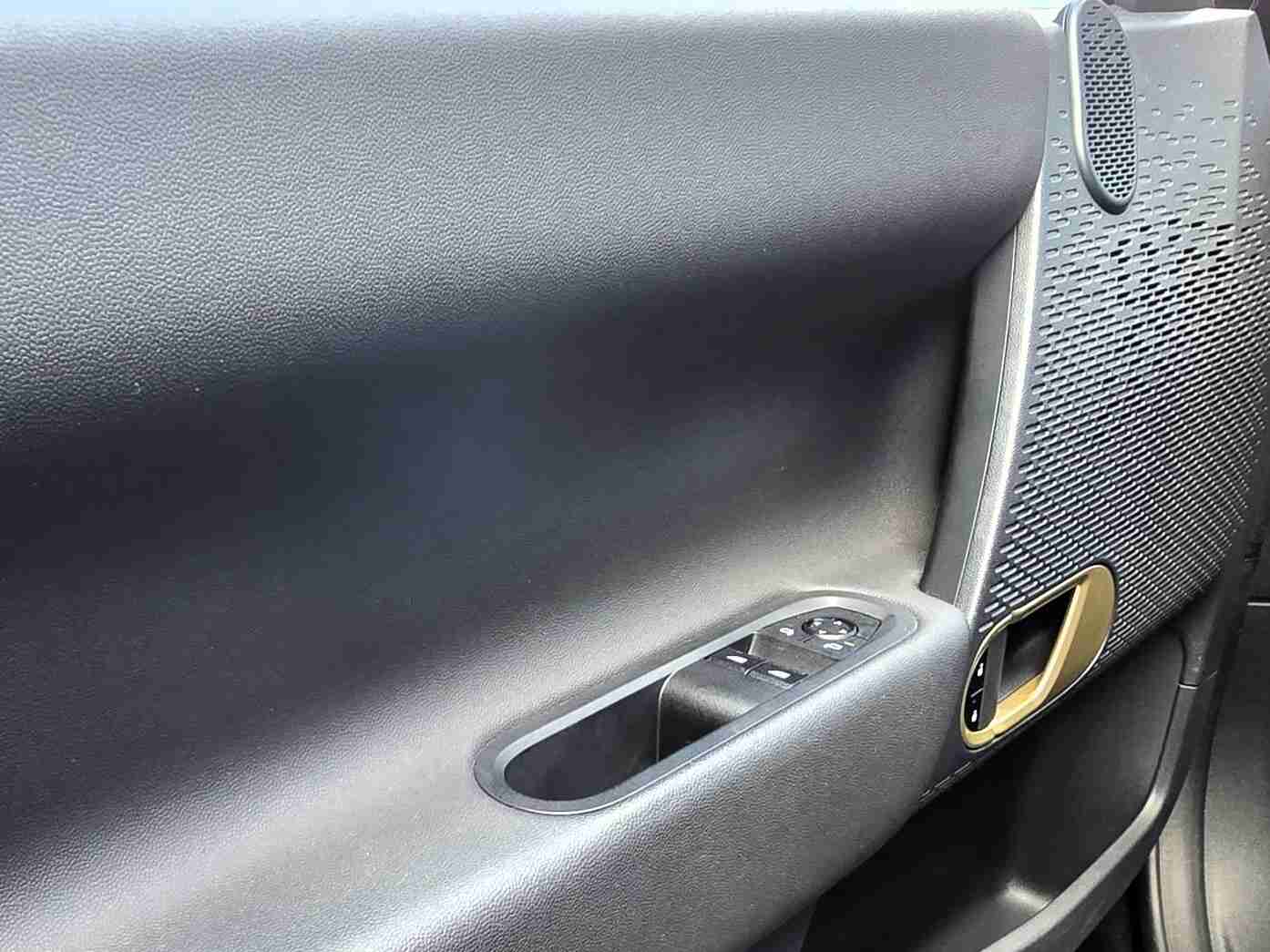 MINI Mini Mini Cooper SE Essential XS — fotografia 9
