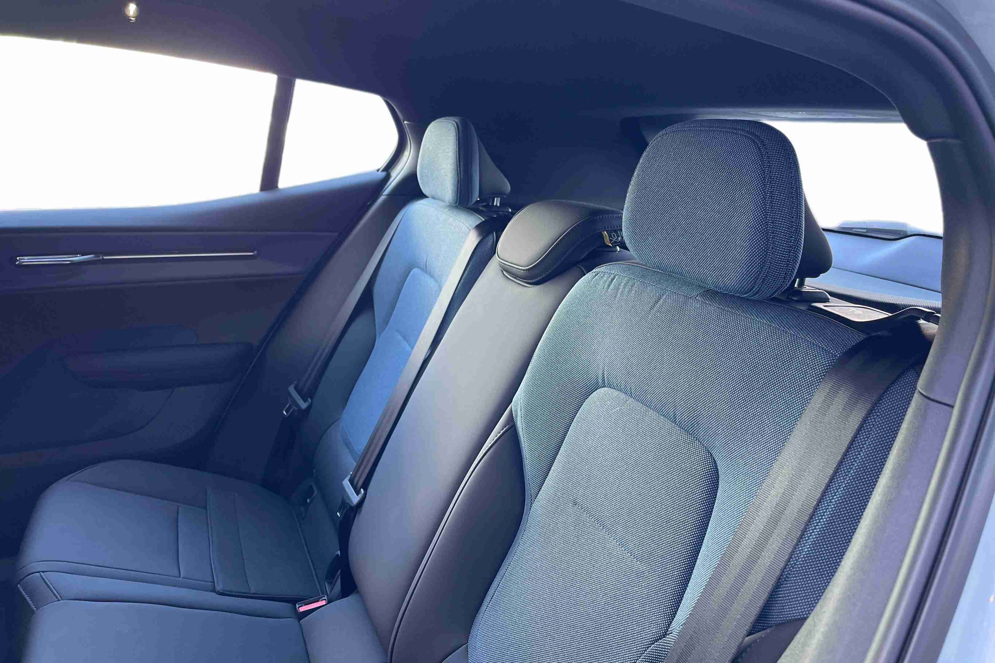 Volvo EX 30 EX30 P5 Plus — fotografia 10