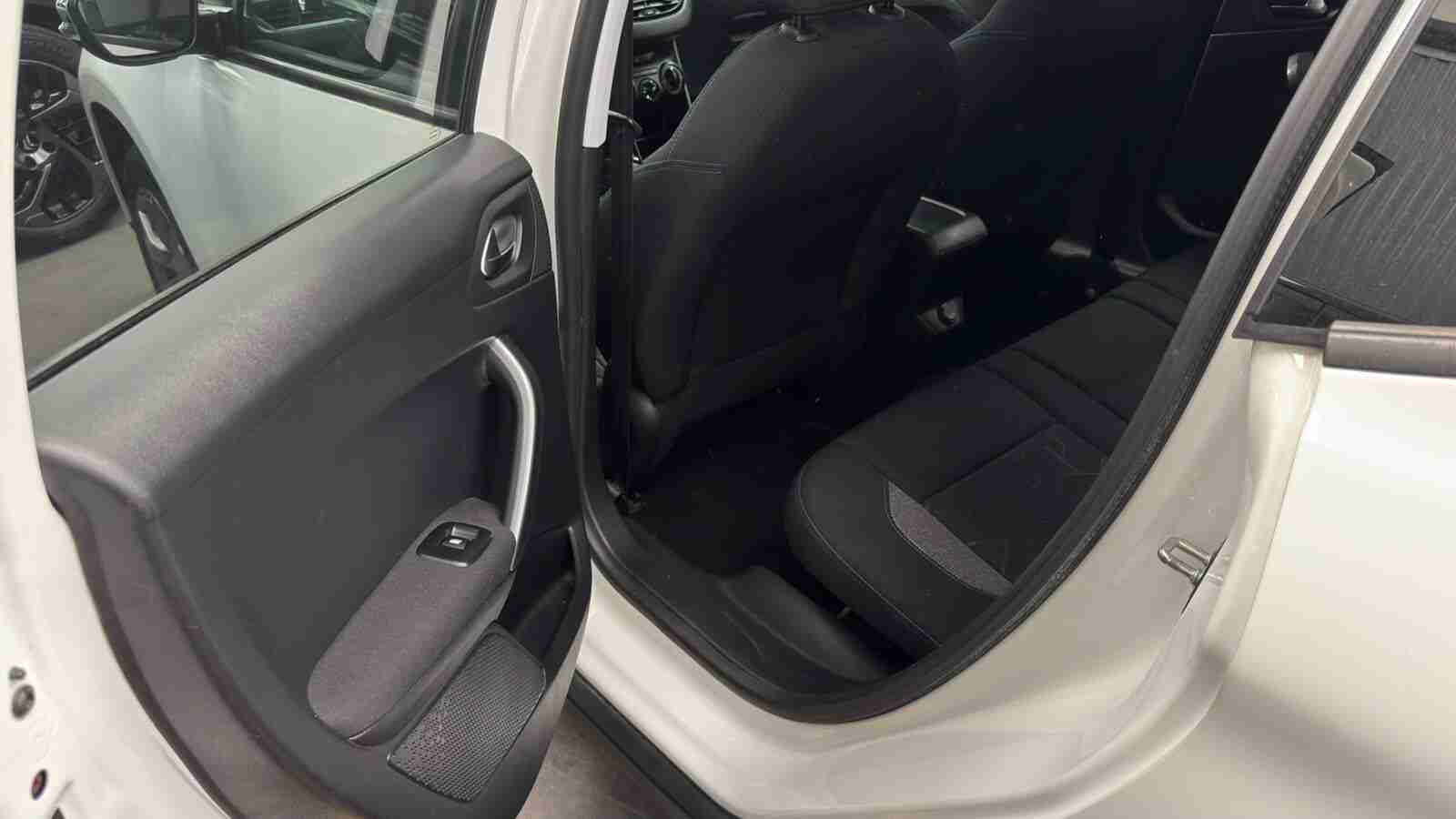 Peugeot 2008 2008 1.2 PureTech Style — fotografia 15
