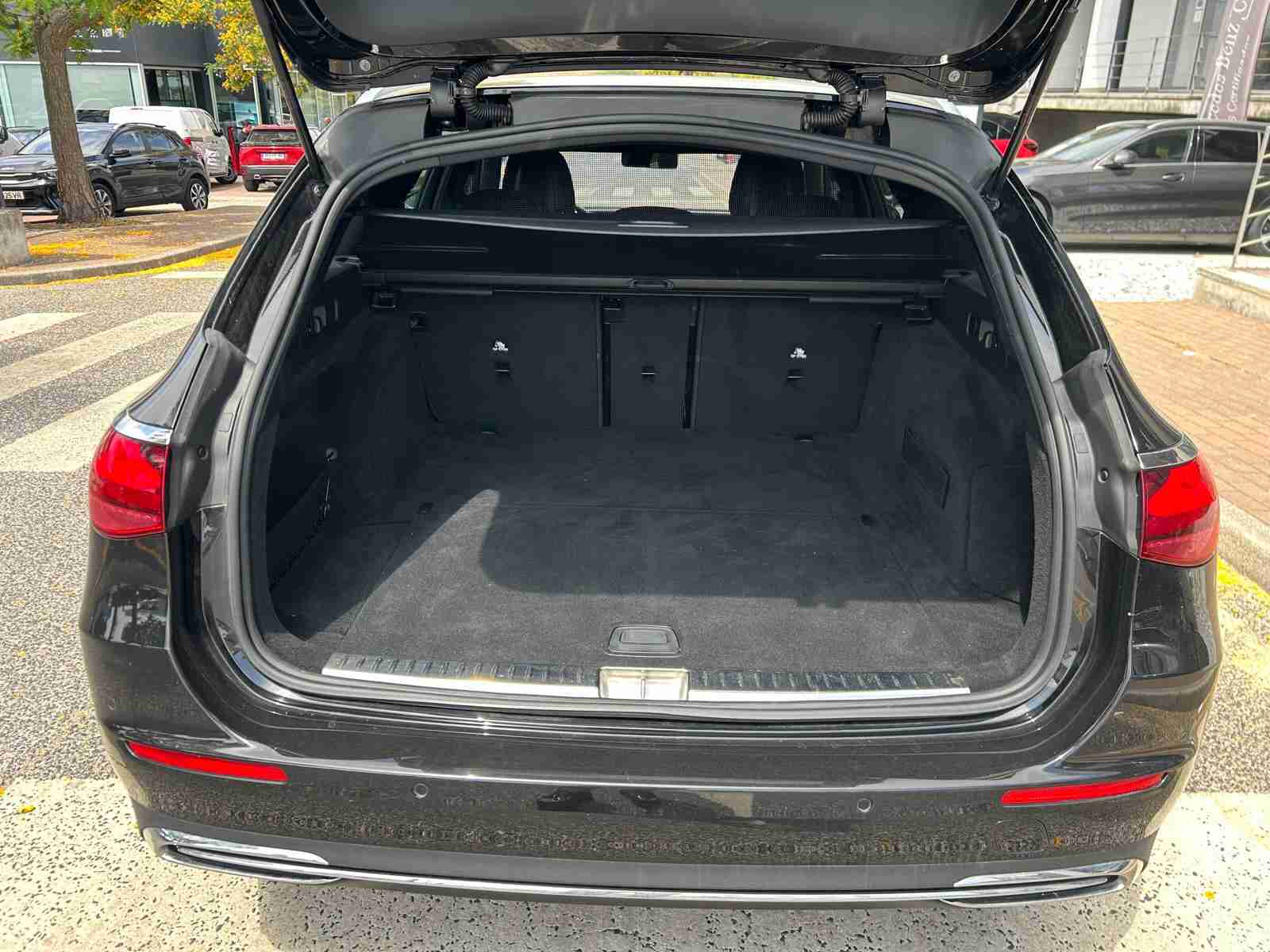 Mercedes-Benz Classe E E 220 d — fotografia 14