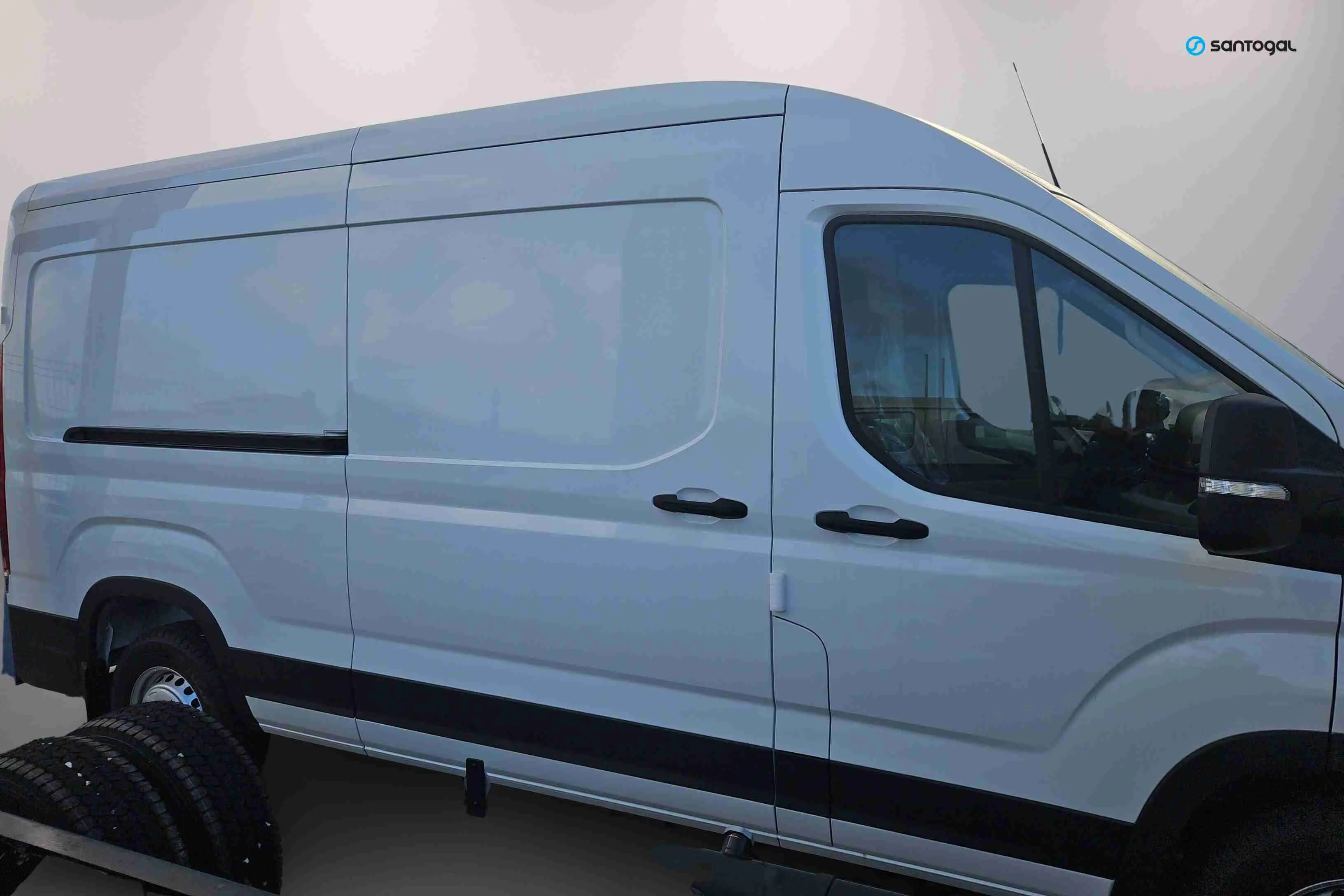 MAXUS Deliver9