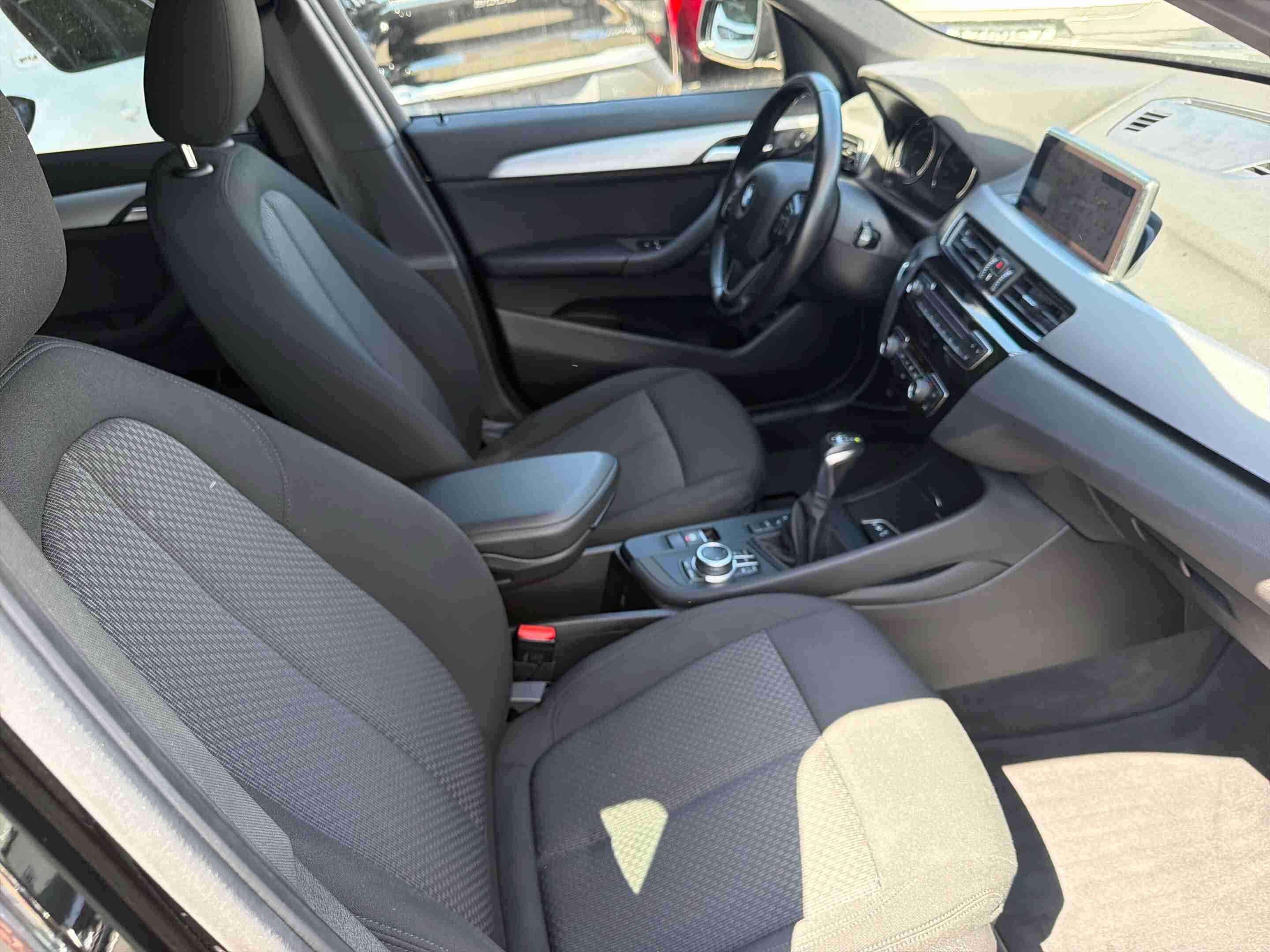 BMW X1 X1 25 e xDrive Corporate Edition — fotografia 15