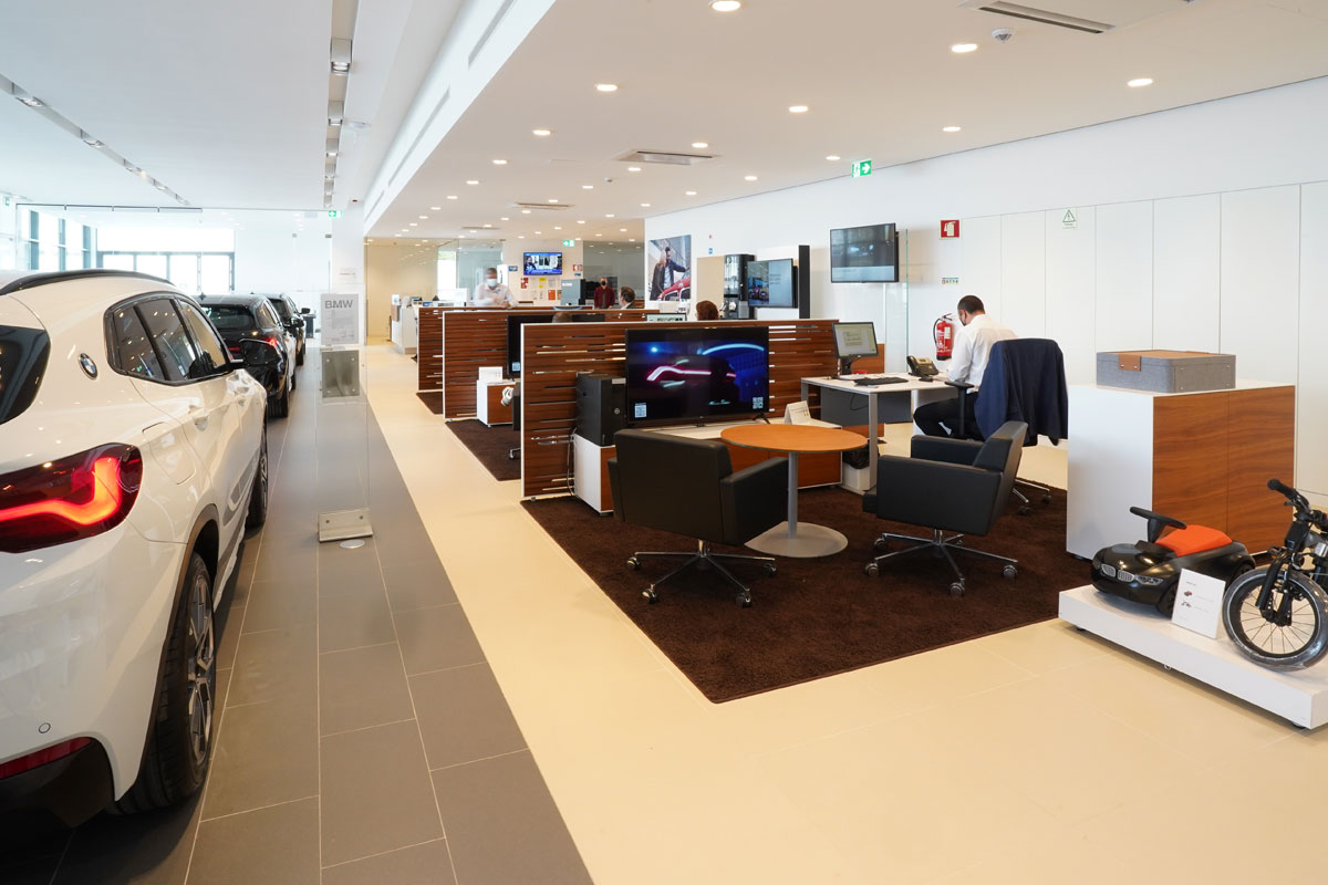 Santogal Bmw Setubal Stand 3