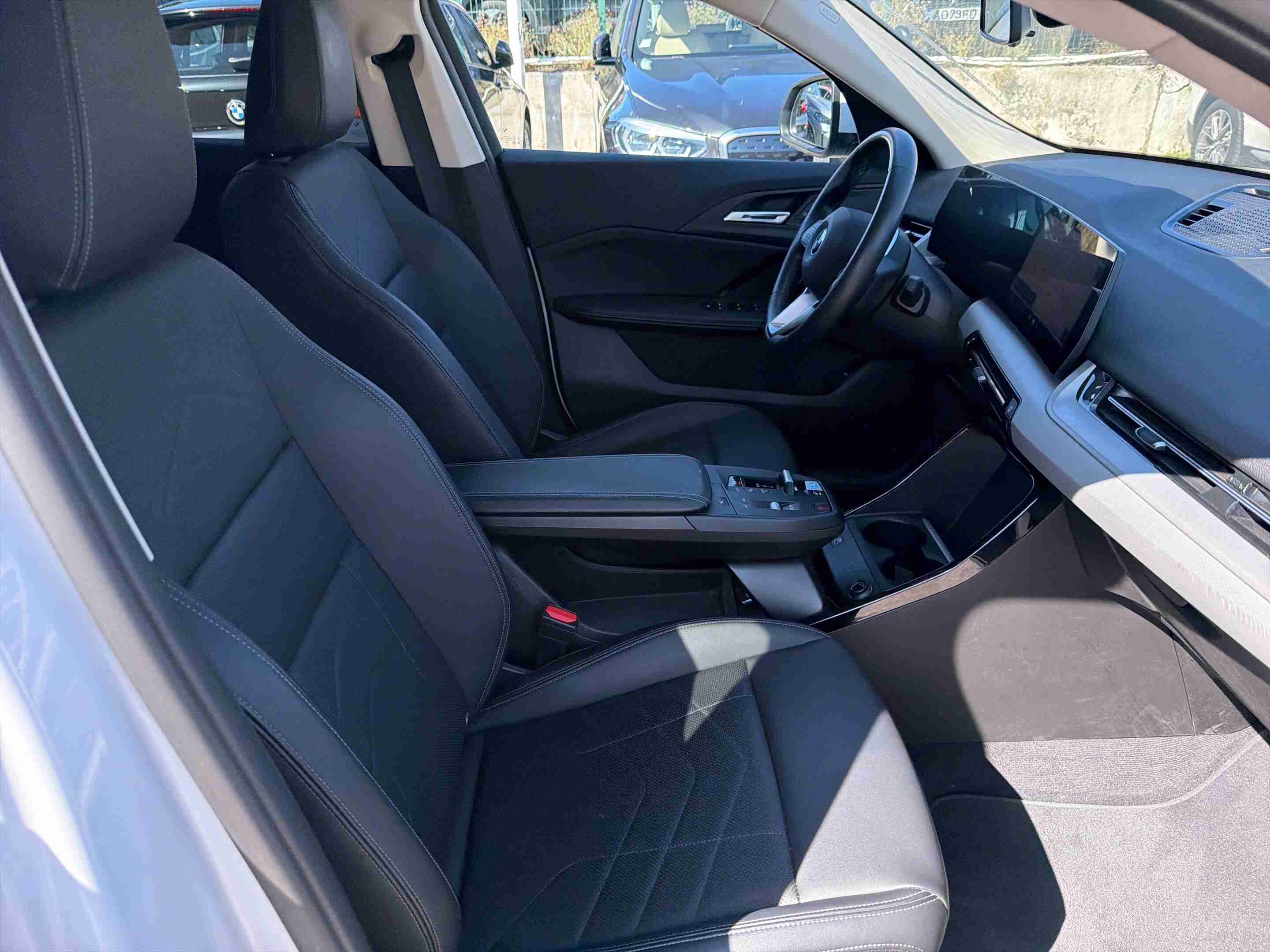 BMW iX2 iX2 eDrive20 — fotografia 15