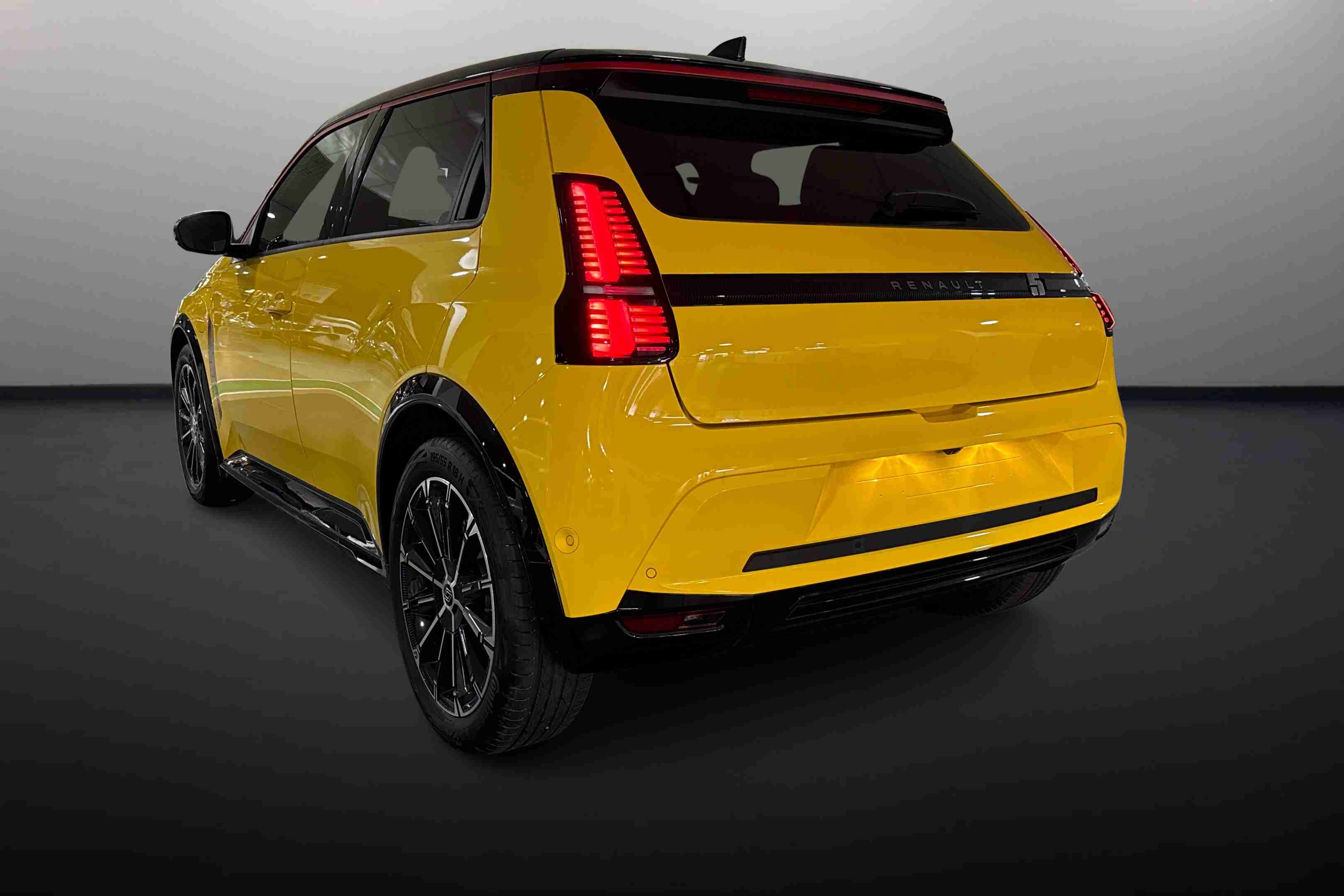 3025933_2